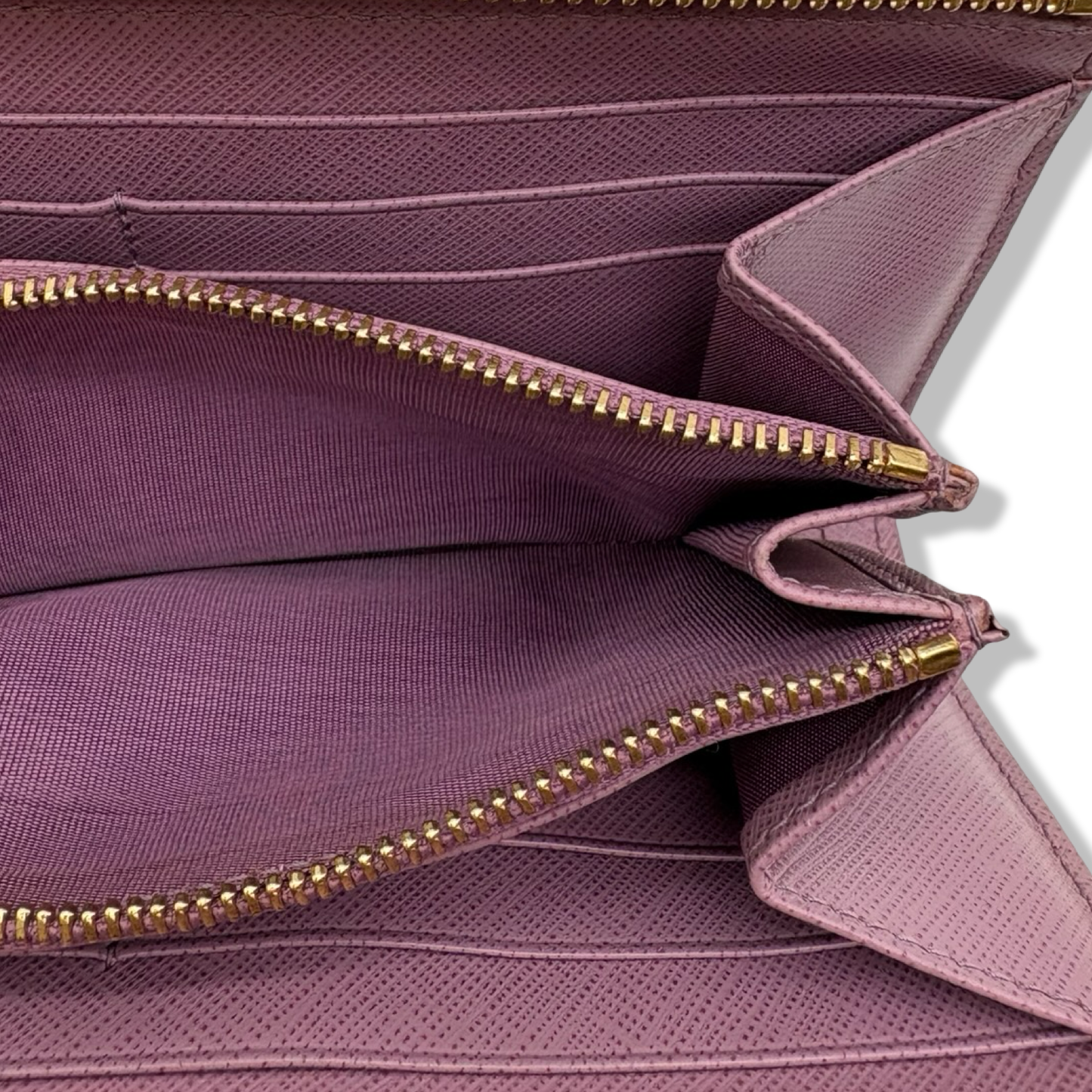 Pre-Owned Salvatore Ferragamo Leather Lilac Wallet - FER1005