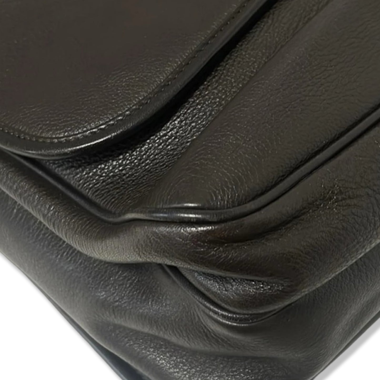 Pre-Owned Loewe Leather Messenger Bag - LOE1008