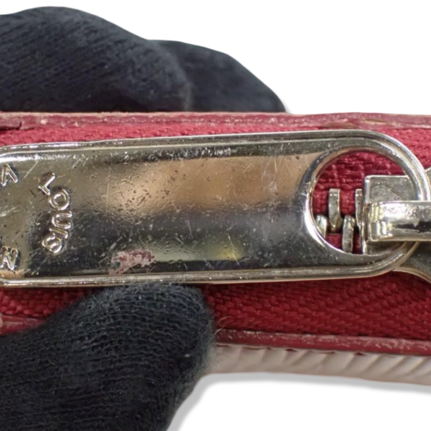 Pre-Owned Louis Vuitton Epi Leather Zippy Wallet Raspberry - LV1347