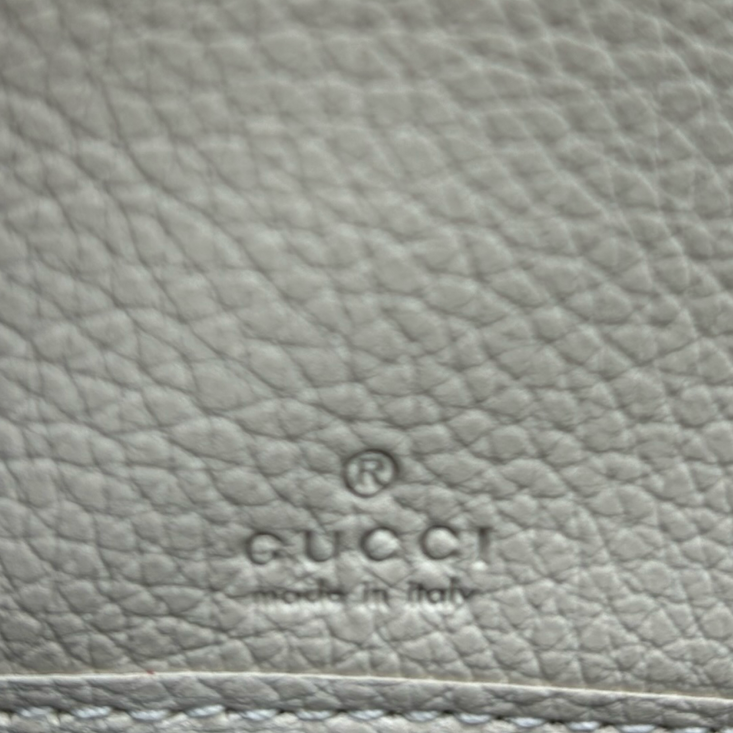 Pre-Owned Gucci Leather Zip Around Wallet - G1186