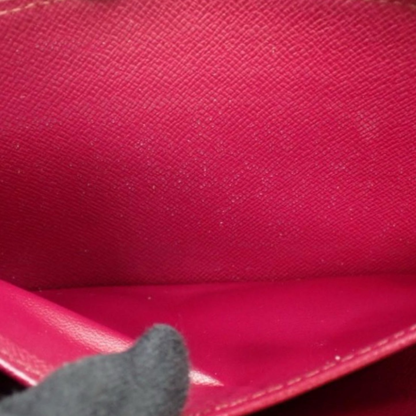 Pre-Owned Louis Vuitton Epi Leather Zippy Wallet Raspberry - LV1347