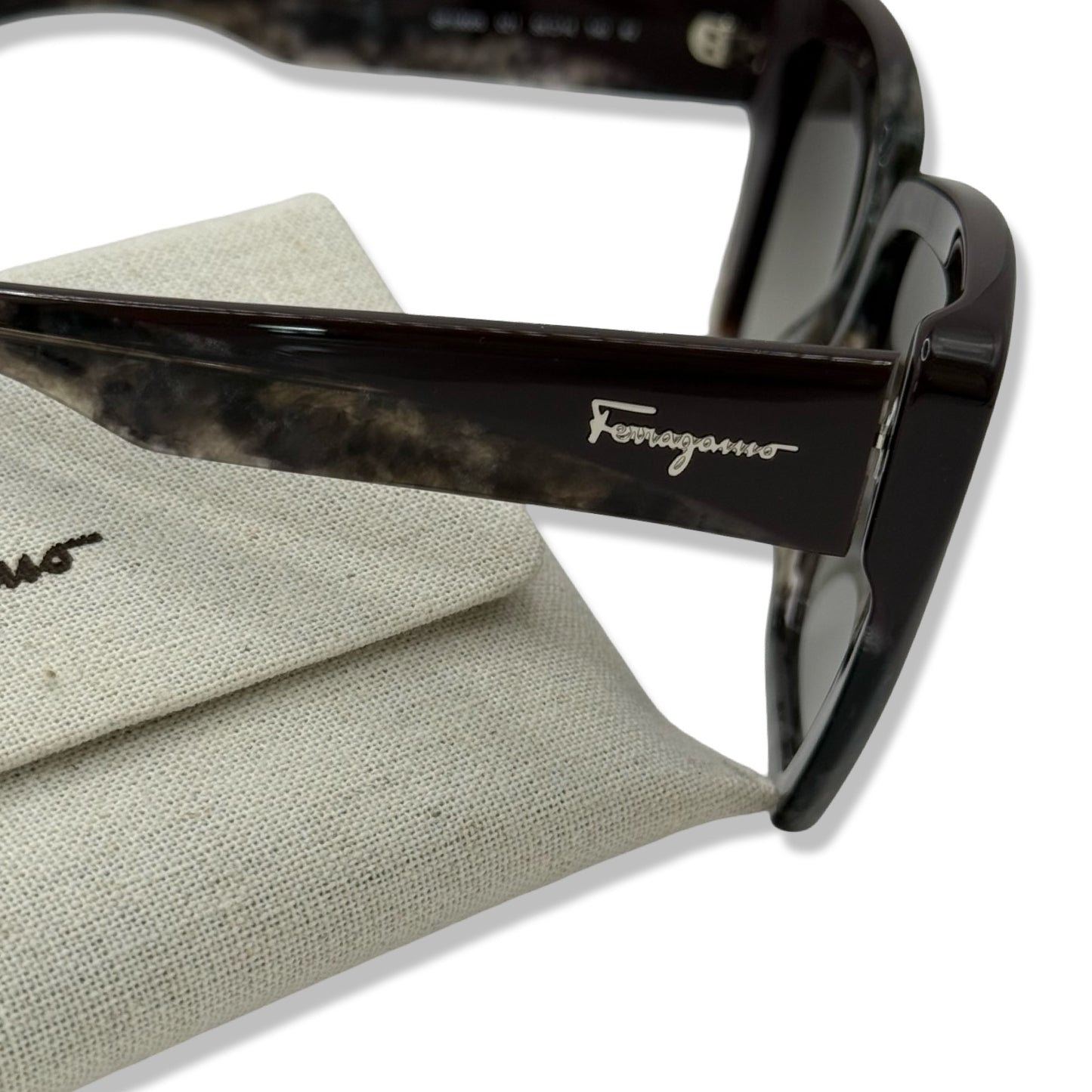 Pre-Owned Salvatore Ferragamo Marbled Sunglasses - FER1002