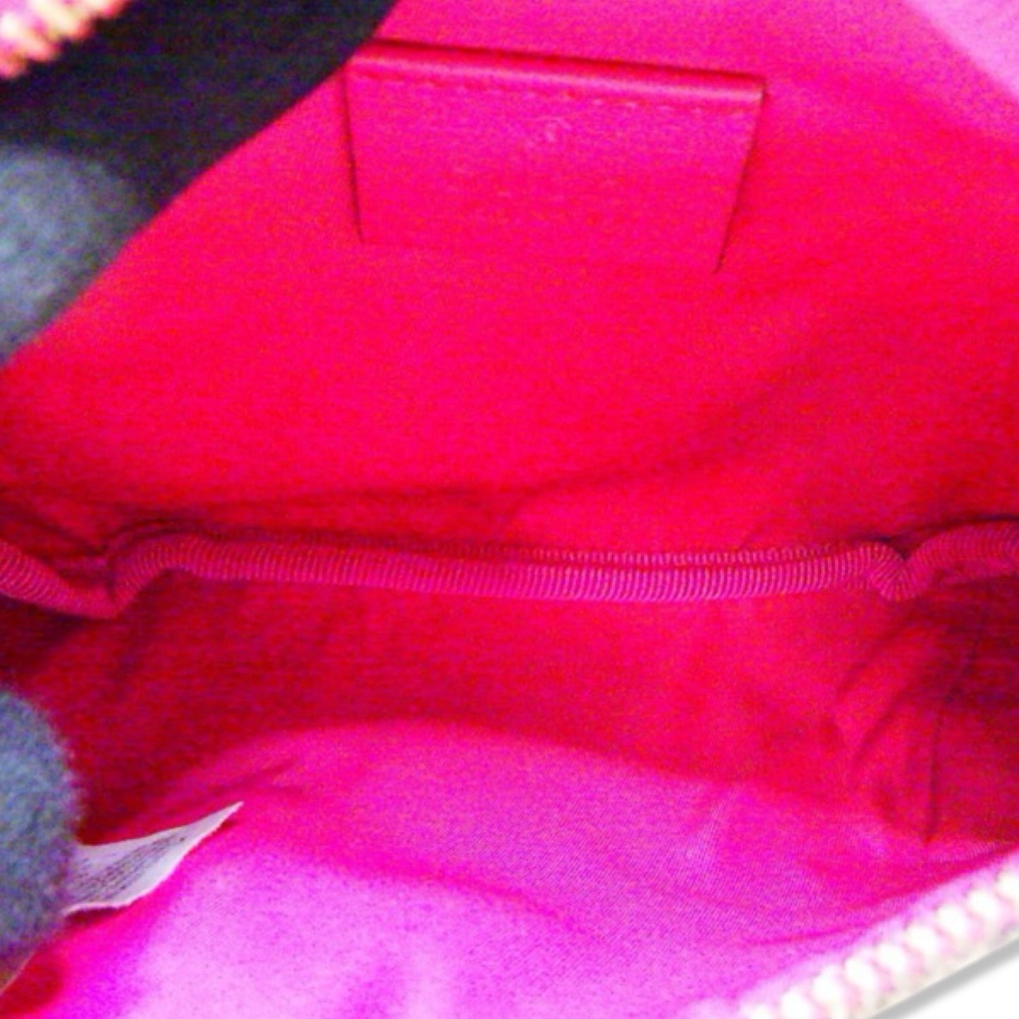 Pre-Owned Gucci GG Supreme Canvas Belt Bag with Pink Details - G1118