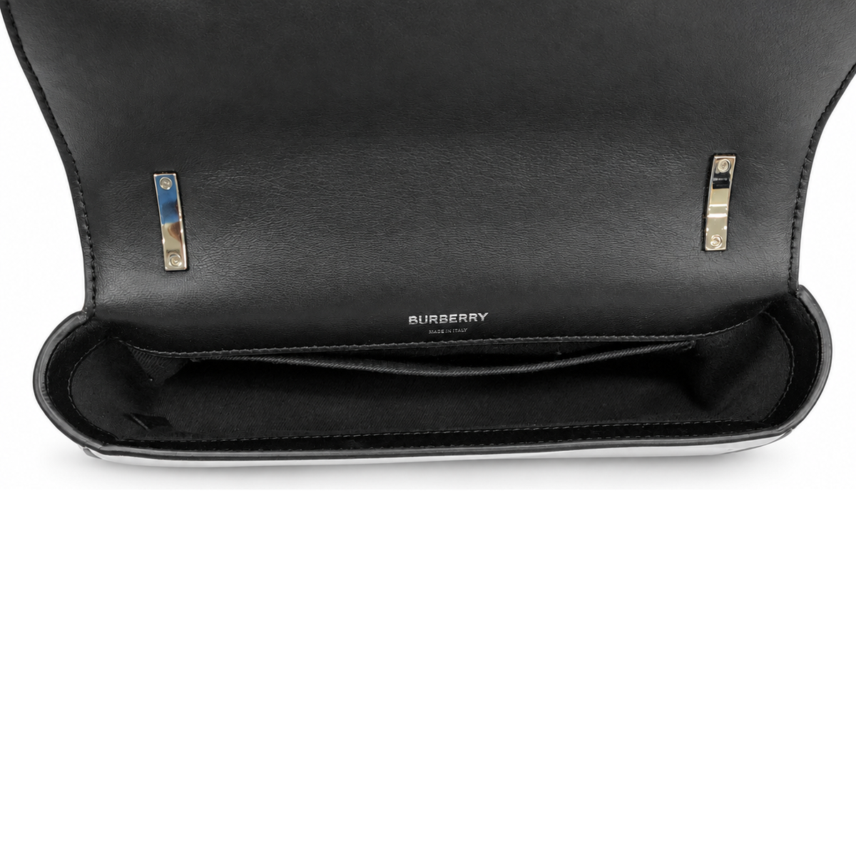 Pre-Owned Burberry Silver Enamel Shoulder Bag - BB1072