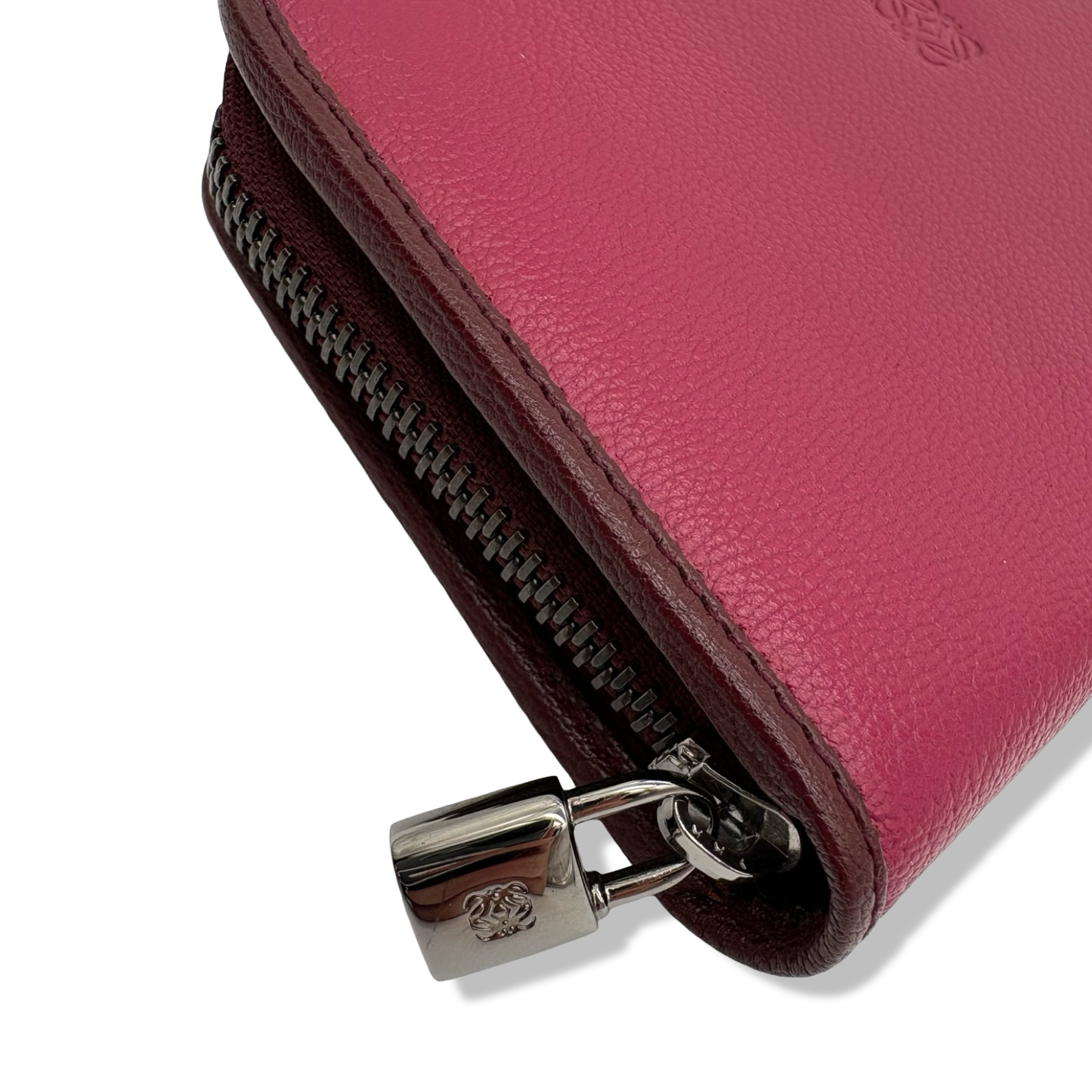 Pre-Owned Loewe Amazona Zip Around Wallet - LOE1010
