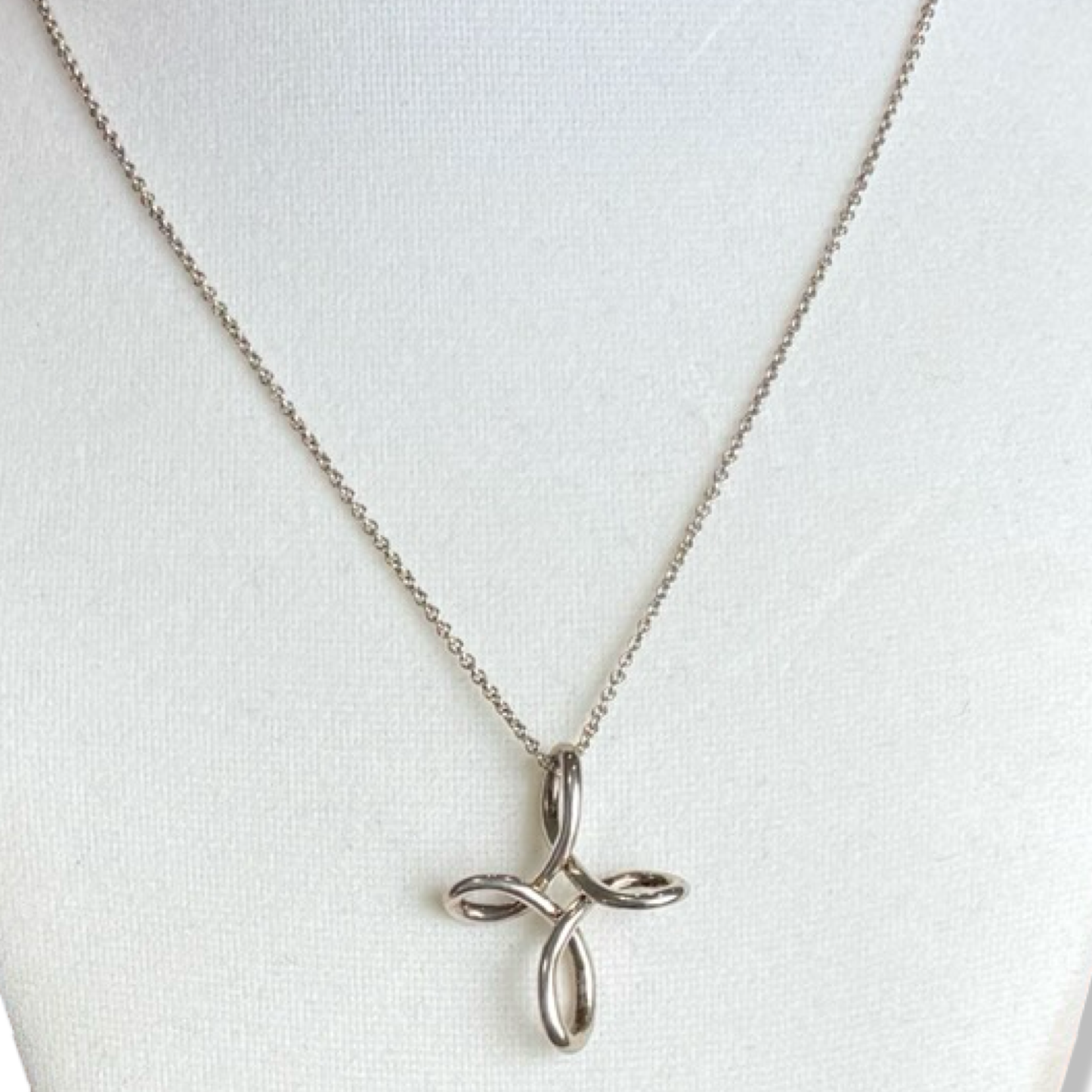 Pre-Owned Tiffany & Co. Cross Pendant - TIF1040