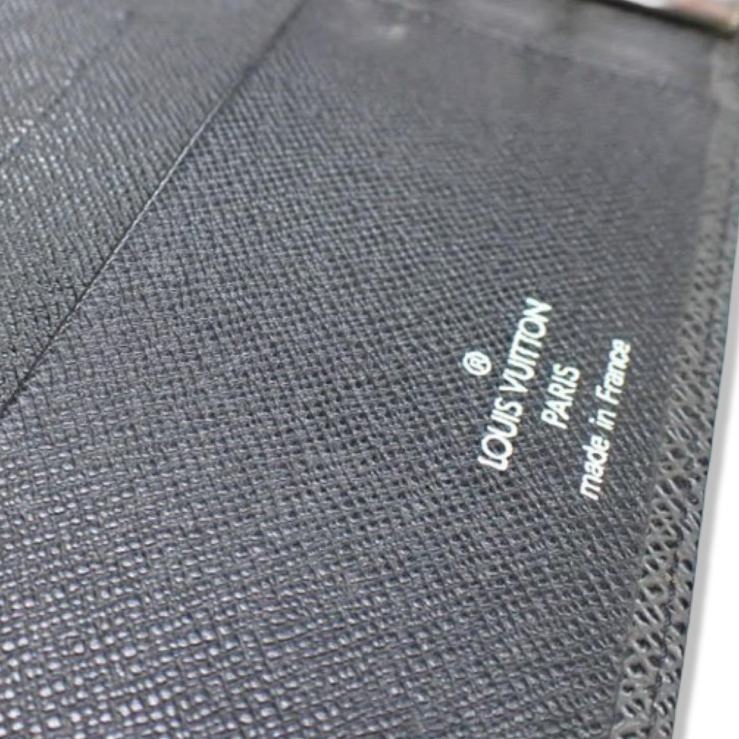 Pre-Owned Louis Vuitton Taiga Leather Black Medium Ring Agenda - LV1459