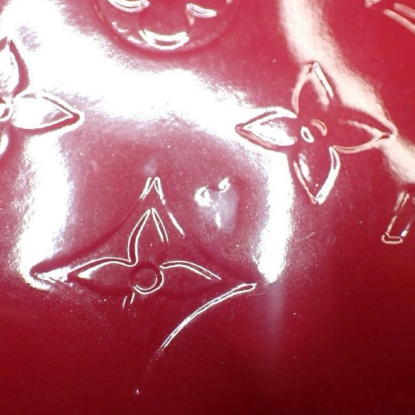 Pre-Owned Louis Vuitton Vernis Leather Cosmetic Pouch - LV1493