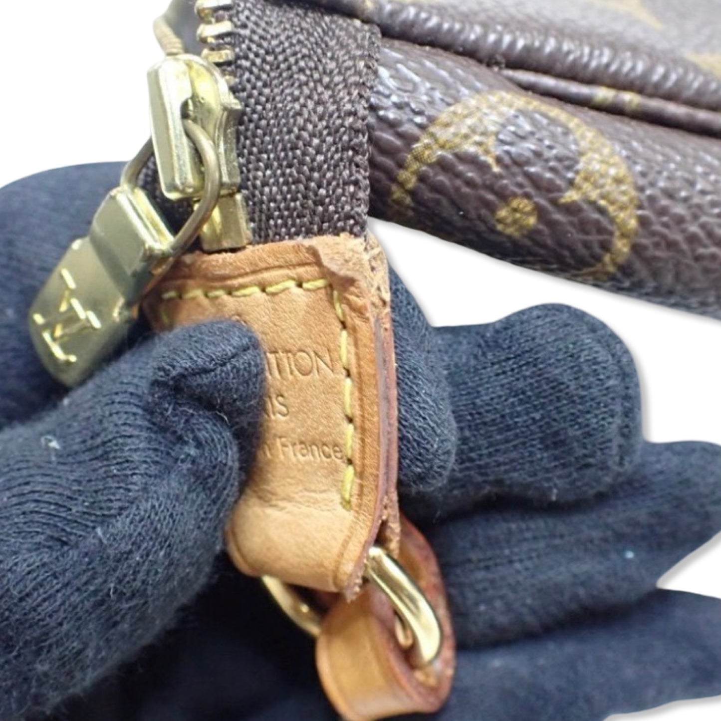 Pre-Owned Louis Vuitton Monogram Canvas Pochette Accessories - LV1931