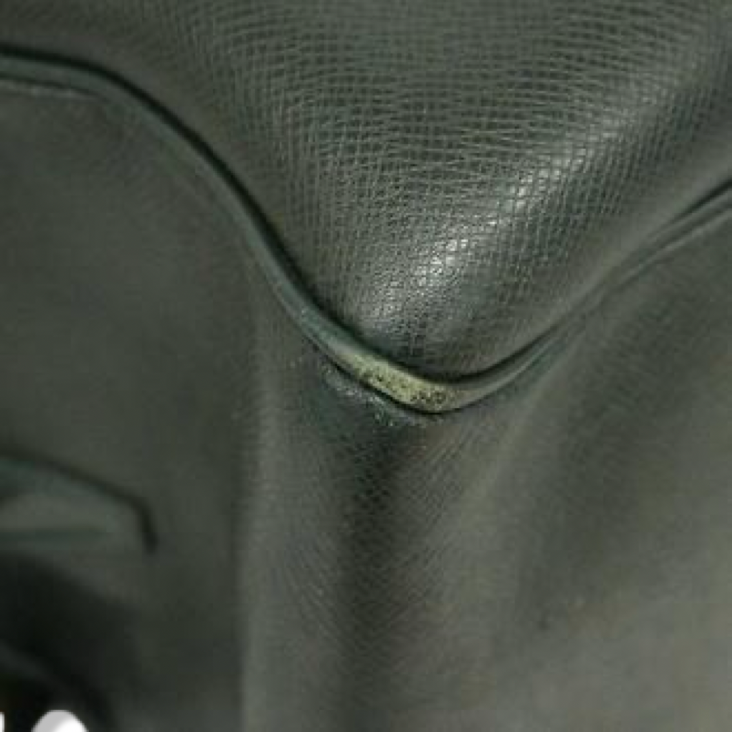 Pre-Owned Louis Vuitton Taiga Kendall GM Travel Bag - LV2011