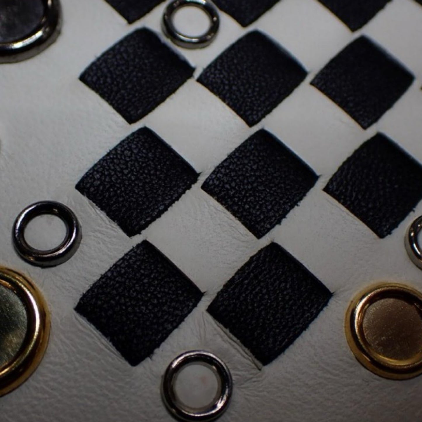 Pre-Owned Bottega Veneta Leather Intrecciato Chain Wallet - BV1006