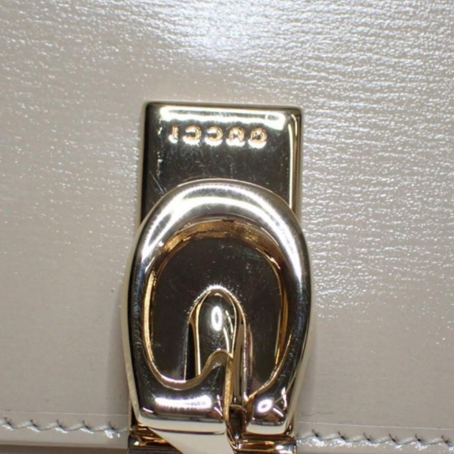 Pre-Owned Gucci Patent Leather Long Beige Wallet - G1099