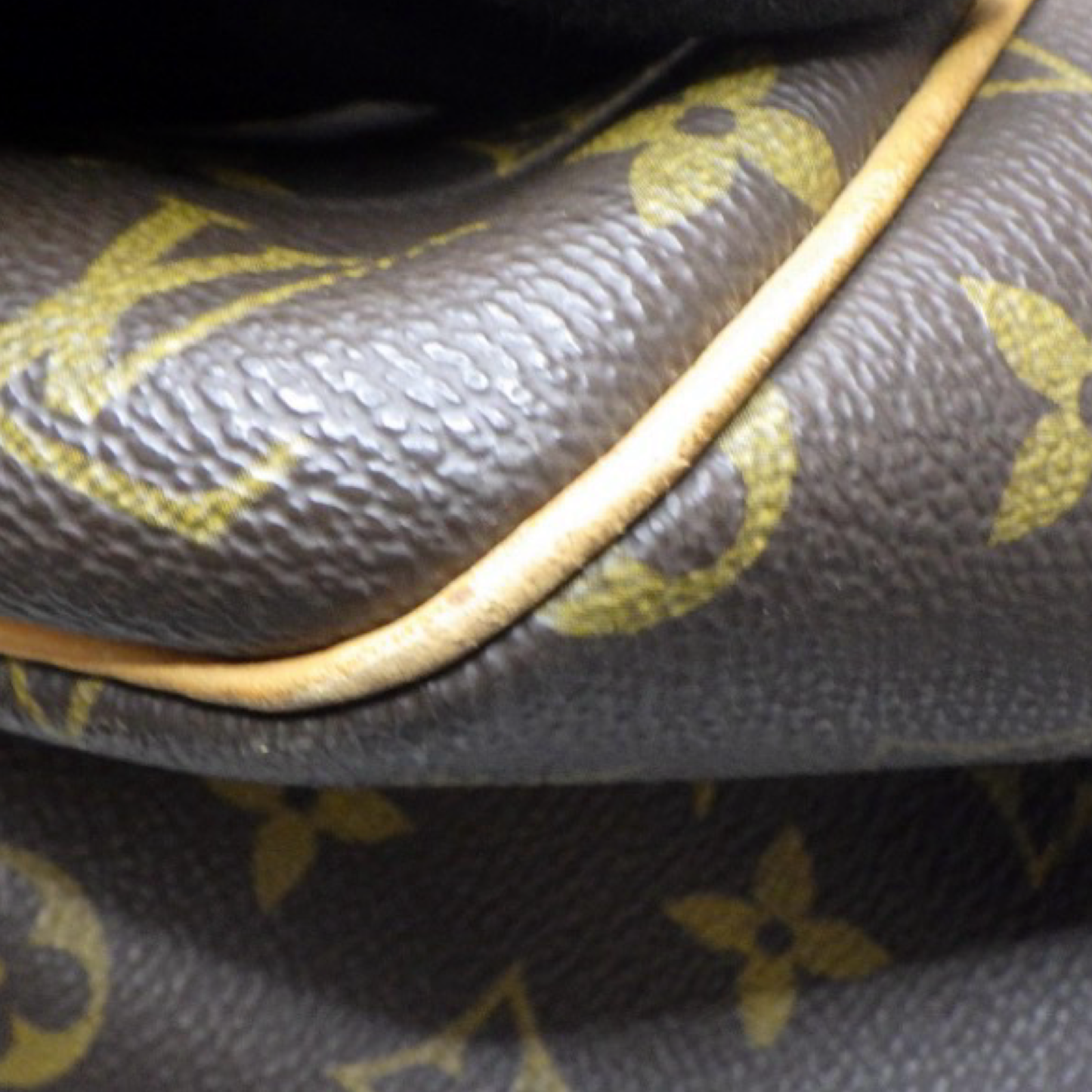 Pre-Owned Louis Vuitton Monogram Canvas Evasion Travel Bag - LV2031