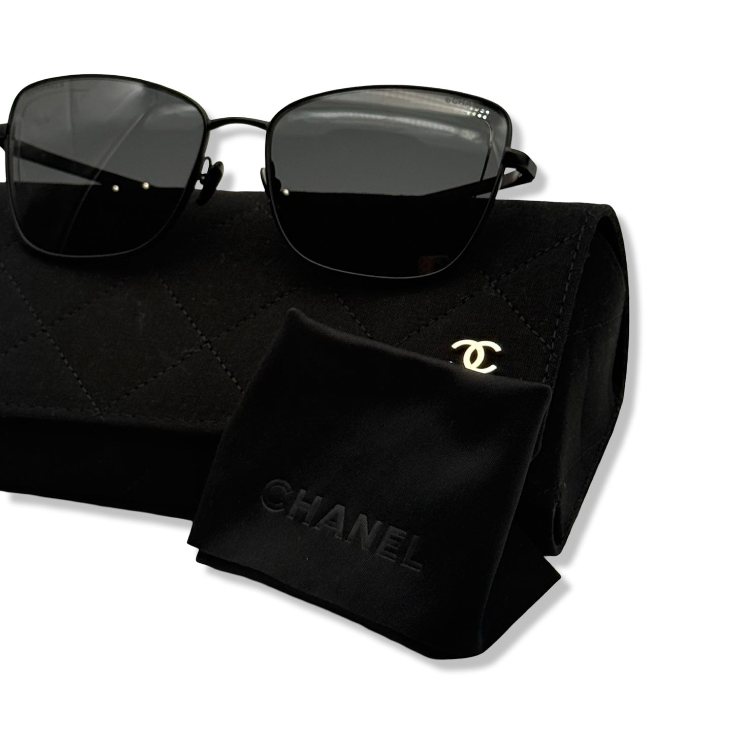 Pre-Owned Chanel Sunglasses - CH1061
