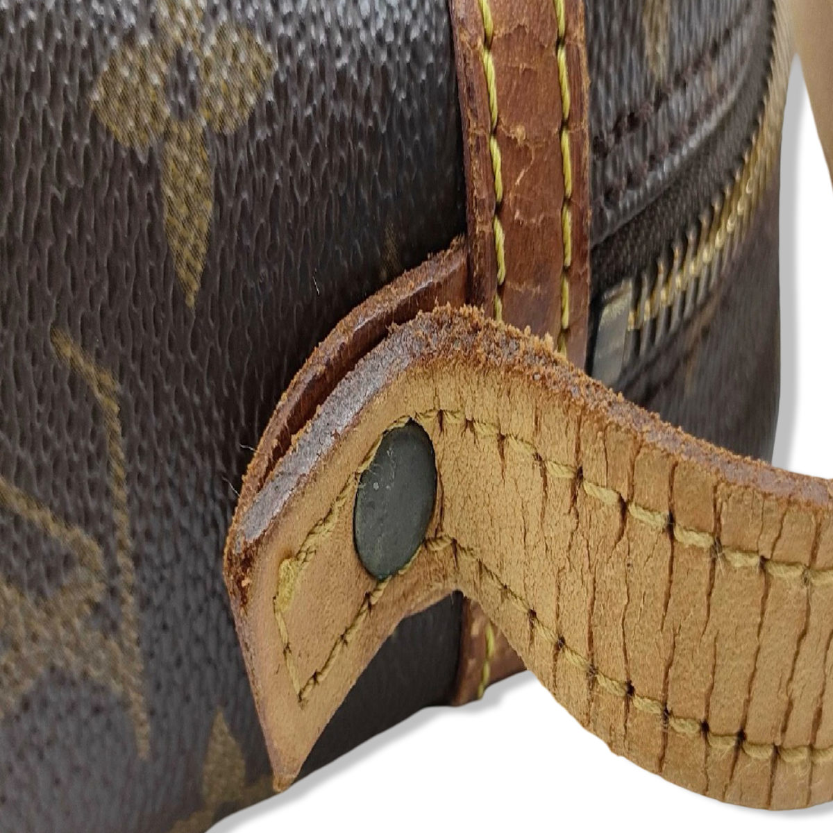 Pre-Owned Louis Vuitton Monogram Canvas Crossbody - LV2103