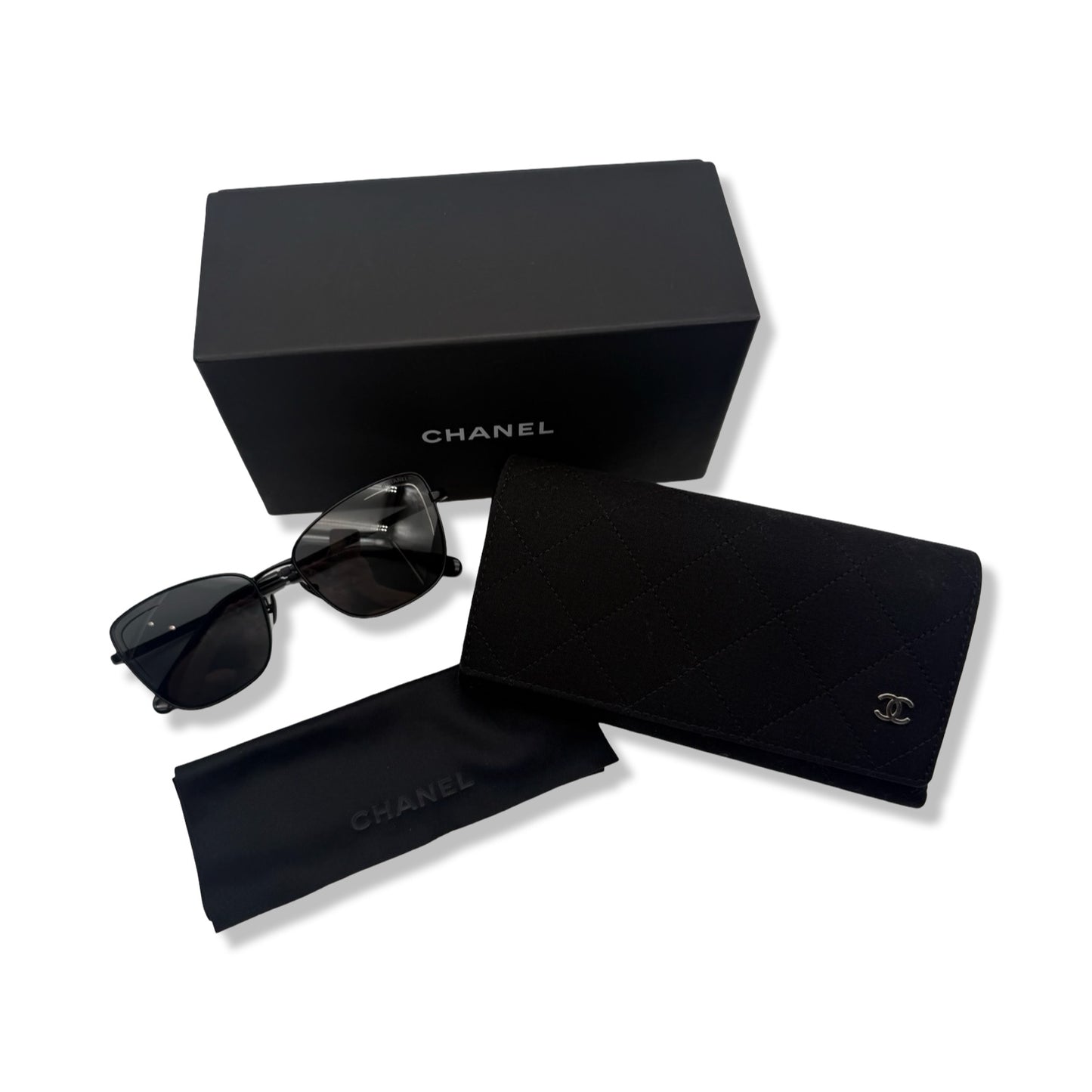 Pre-Owned Chanel Sunglasses - CH1061
