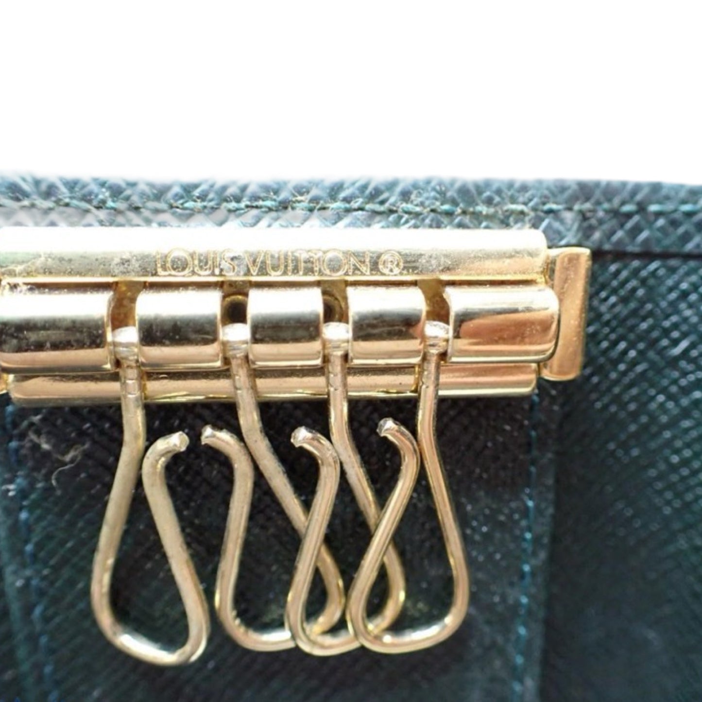 Pre-Owned Louis Vuitton Taiga Leather Green Multicle 4 Key Case - LV1421