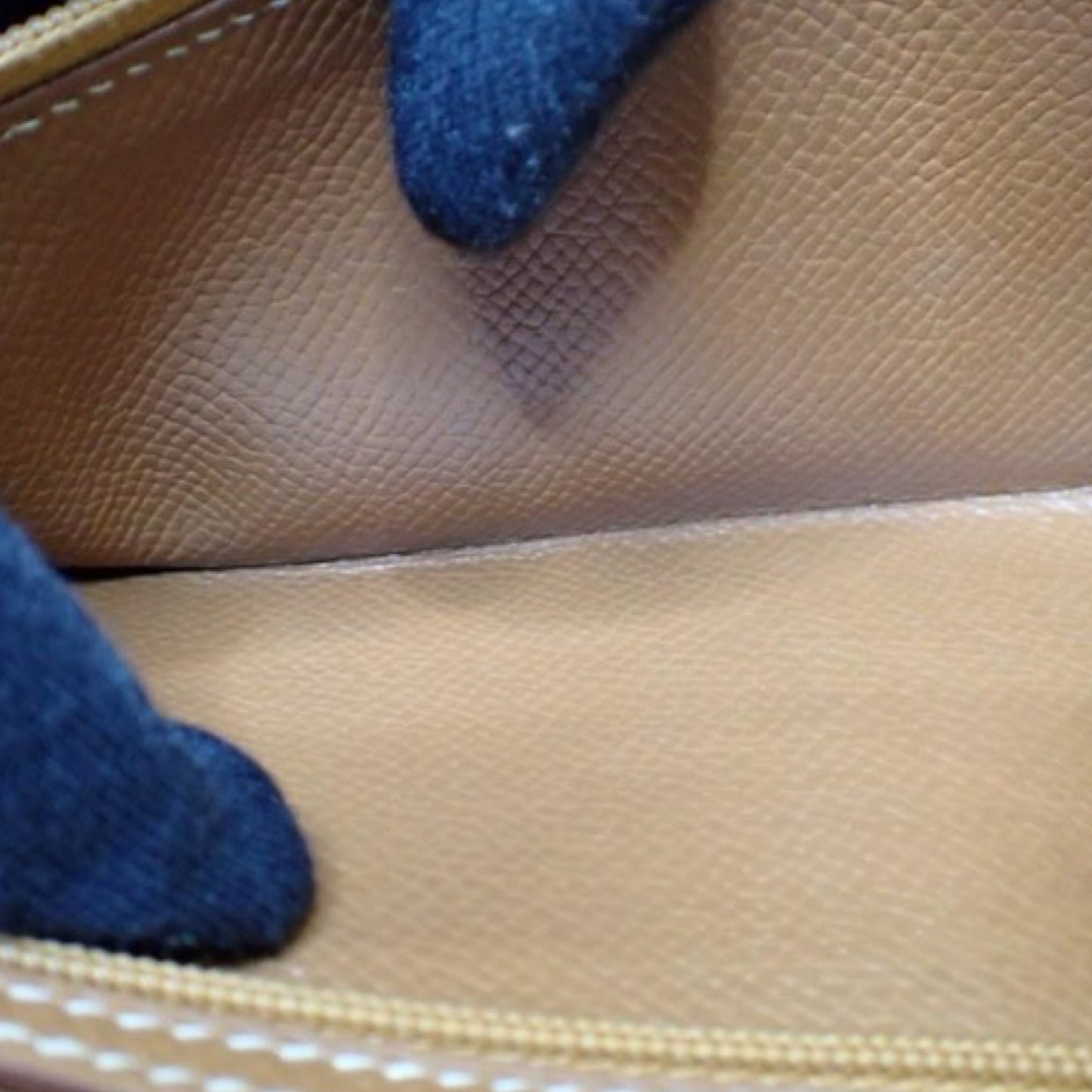 Pre-Owned Hermes Epsom Leather Bearn Wallet - HER1011