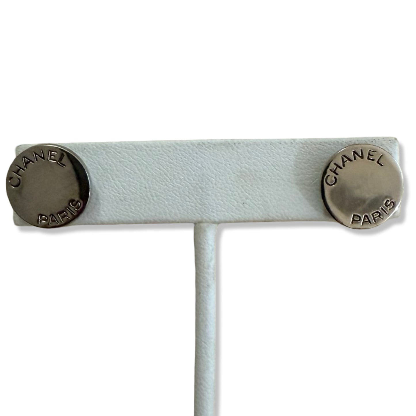 Pre-Owned Chanel Silver Round Pierced Earrings - CH1041