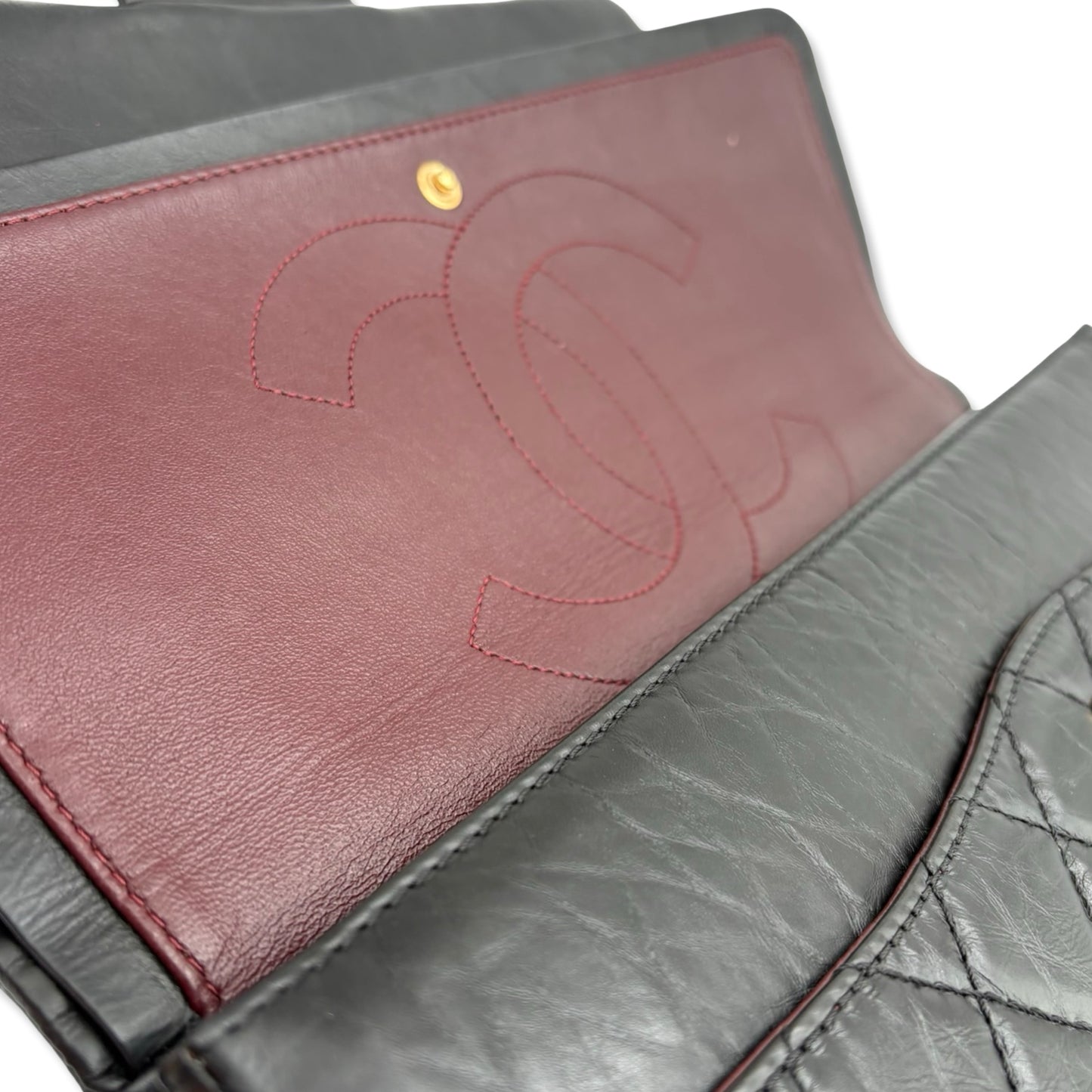 Pre-Owned Chanel Calfskin Leather 2.55 Reissue - CH1055
