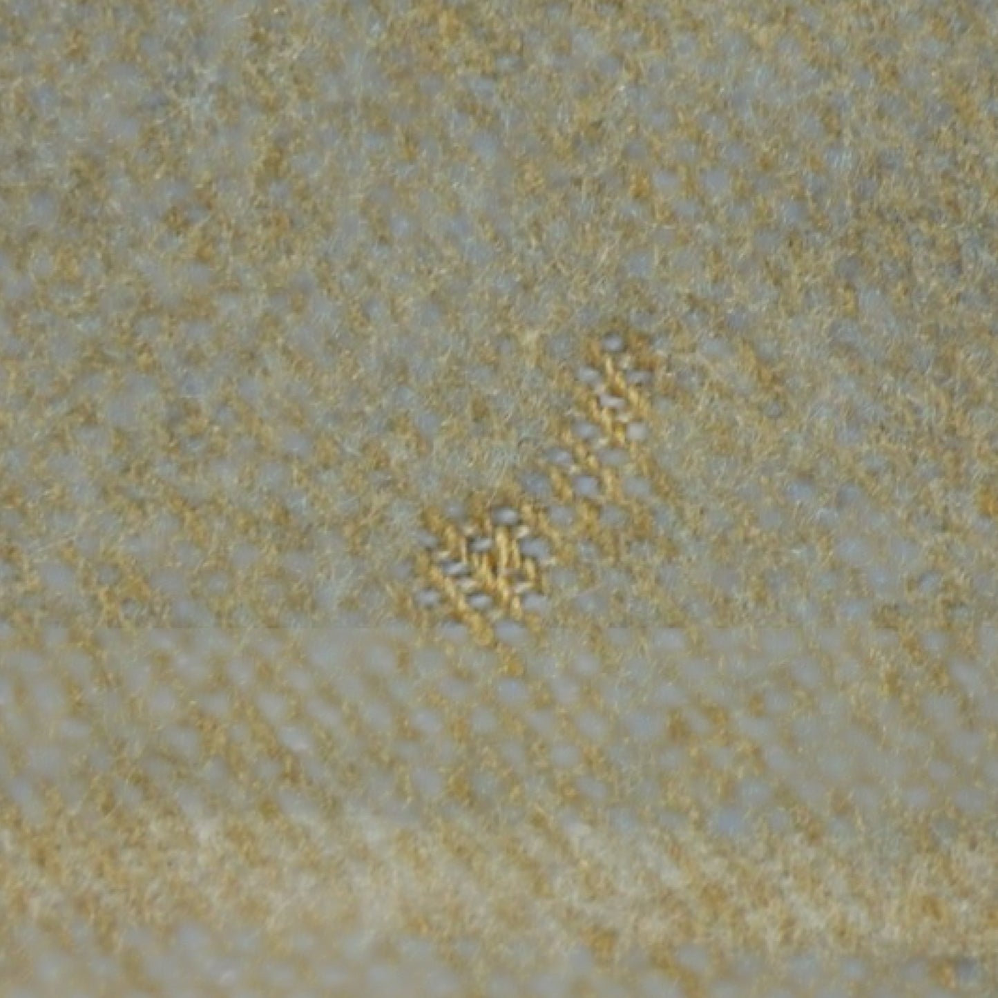 Pre-Owned Burberry Beige Check Cashmere Scarf - BB1051