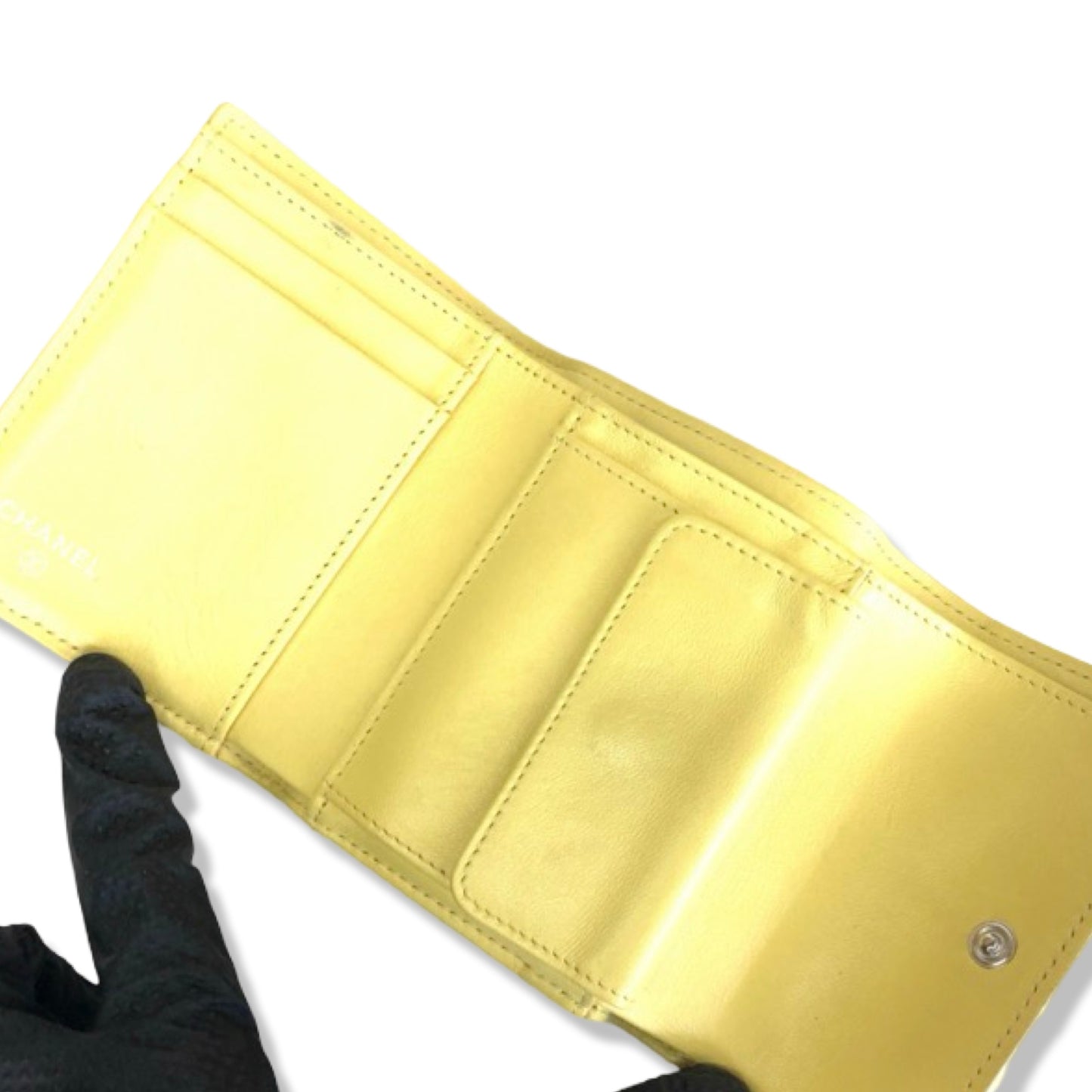 Pre-Owned Chanel Yellow Leather Boy Snap Wallet - 30 Series - CH1036