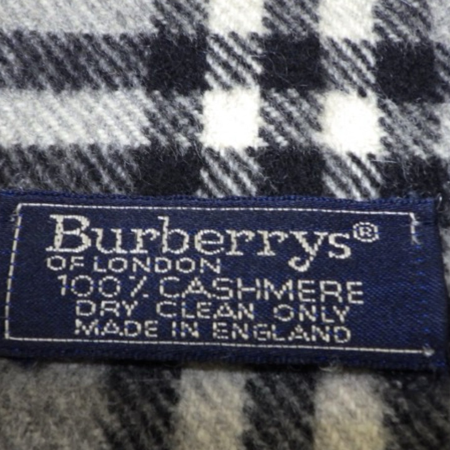 Pre-Owned Burberry Grey Check Cashmere Scarf - BB1050
