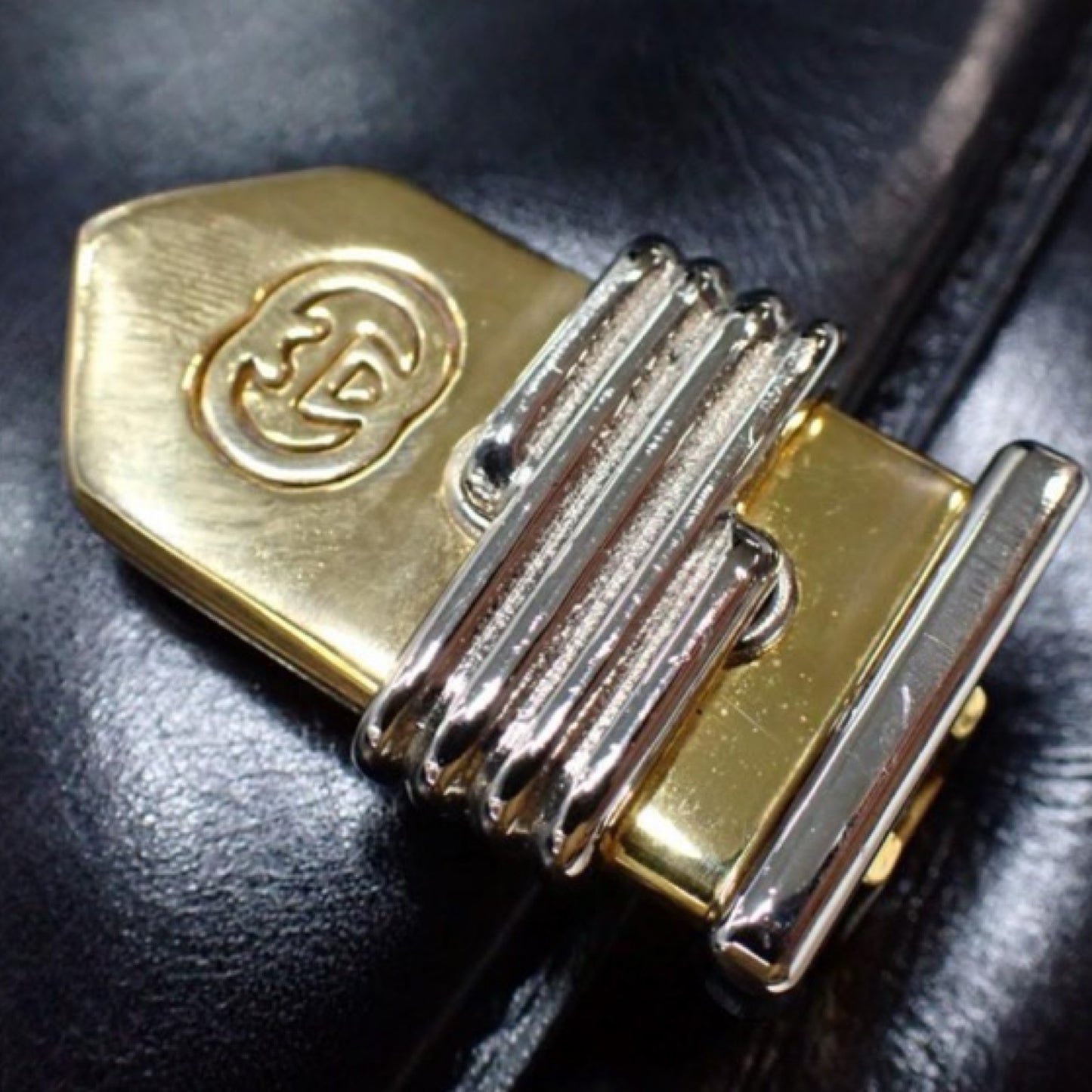 Pre-Owned Gucci Leather Vintage Top Handle Bag - G1116