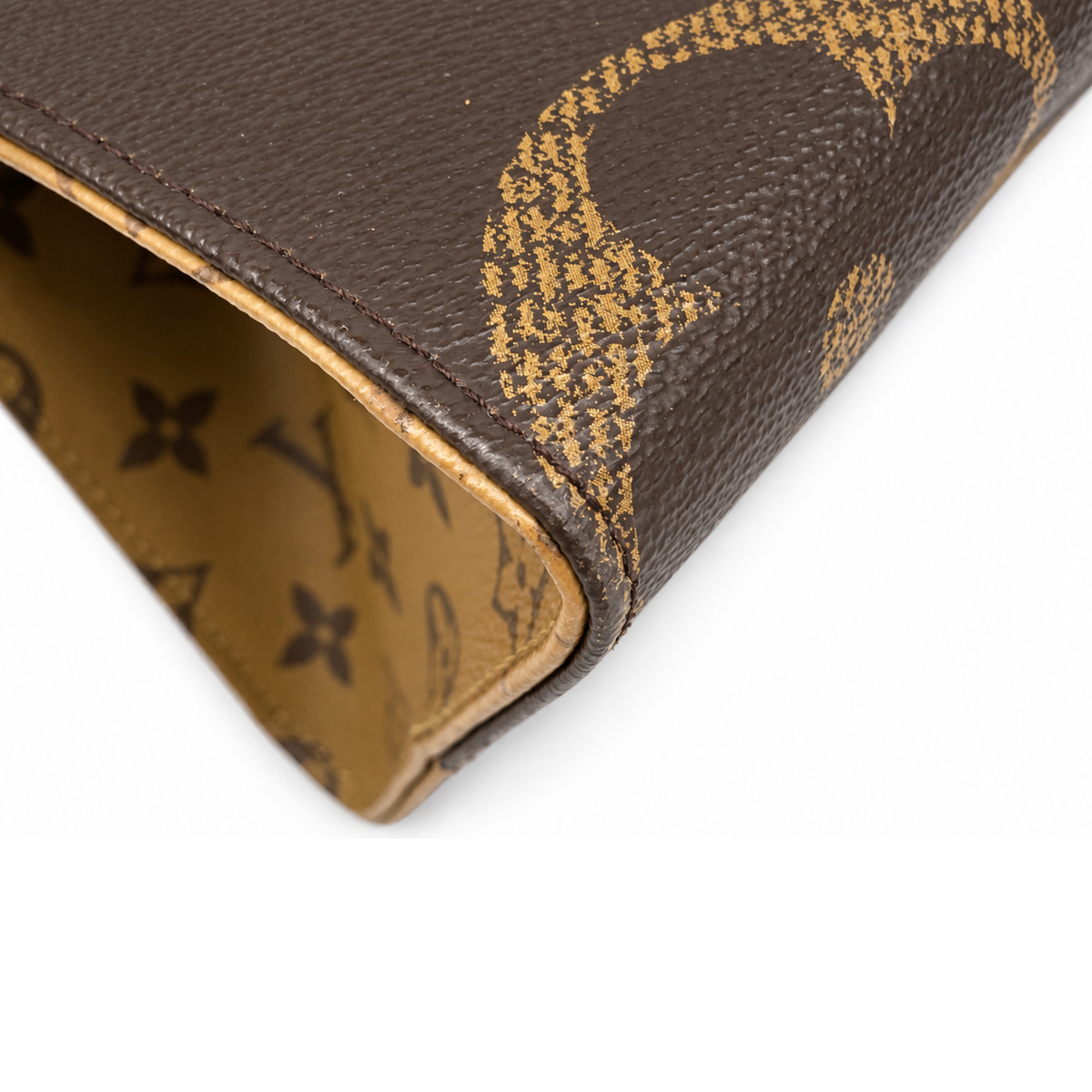 Pre-Owned Louis Vuitton Monogram Giant Reverse OnTheGo MM - LV2123