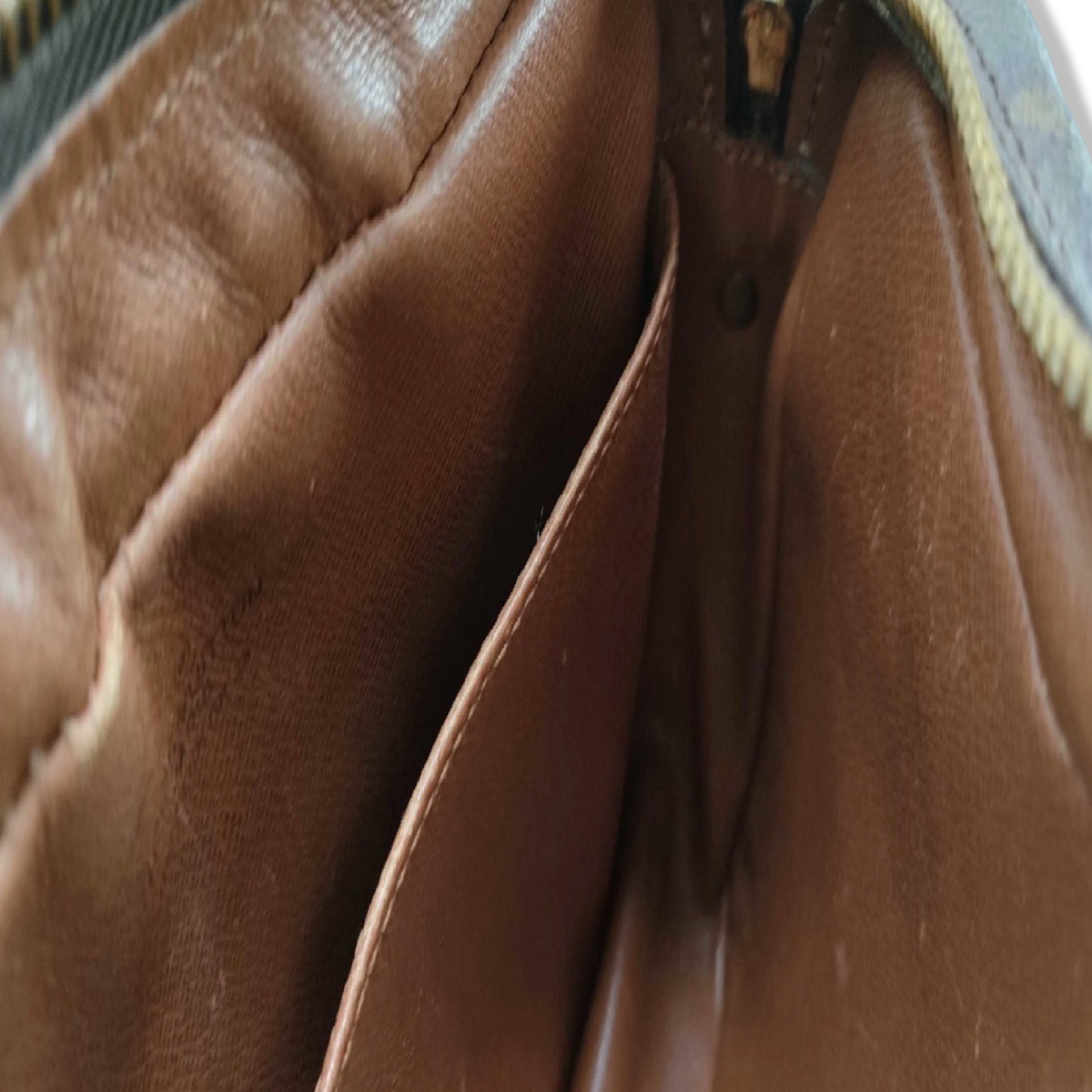 Pre-Owned Louis Vuitton Monogram Canvas Crossbody - LV2103