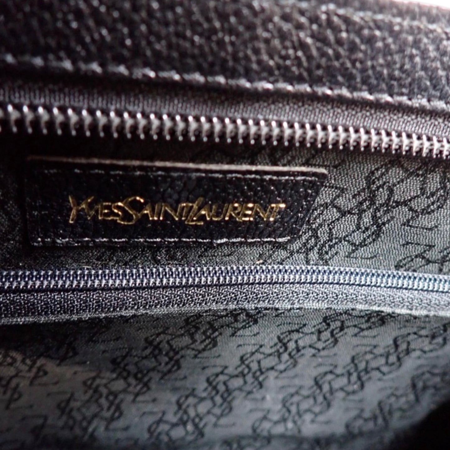 Pre-Owned Yves Saint Laurent Leather Clutch Pochette - YSL1039