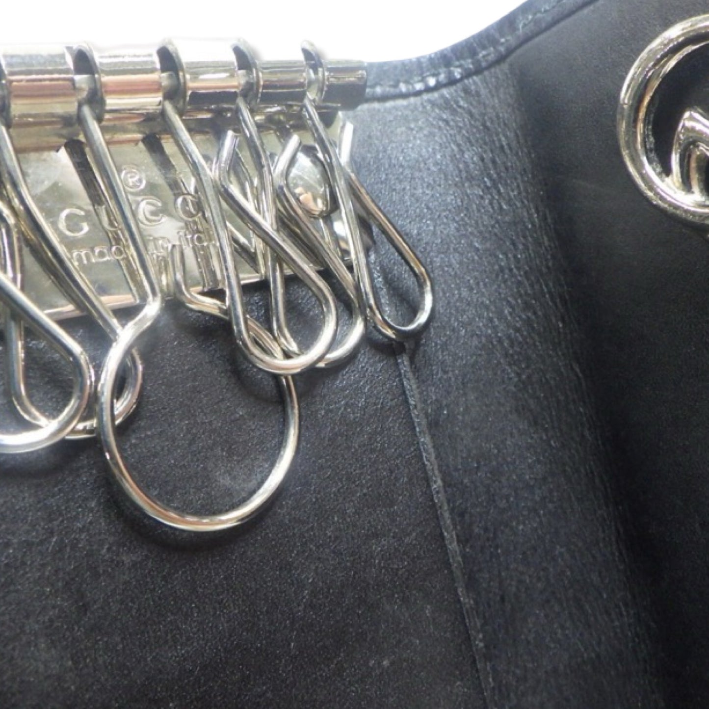 Pre-Owned Gucci GG Supreme Canvas Key Holder with GG Charm - G1097