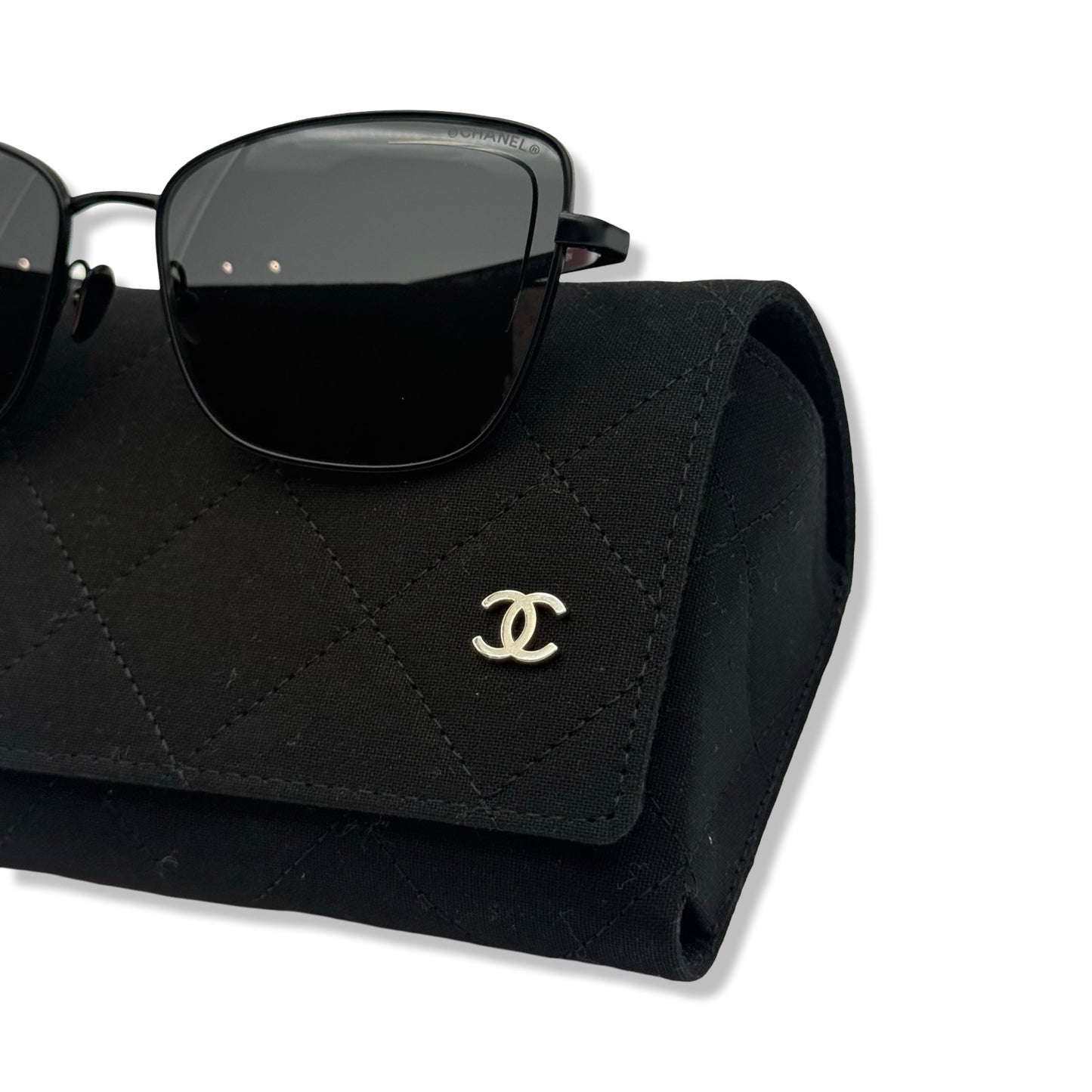 Pre-Owned Chanel Sunglasses - CH1061
