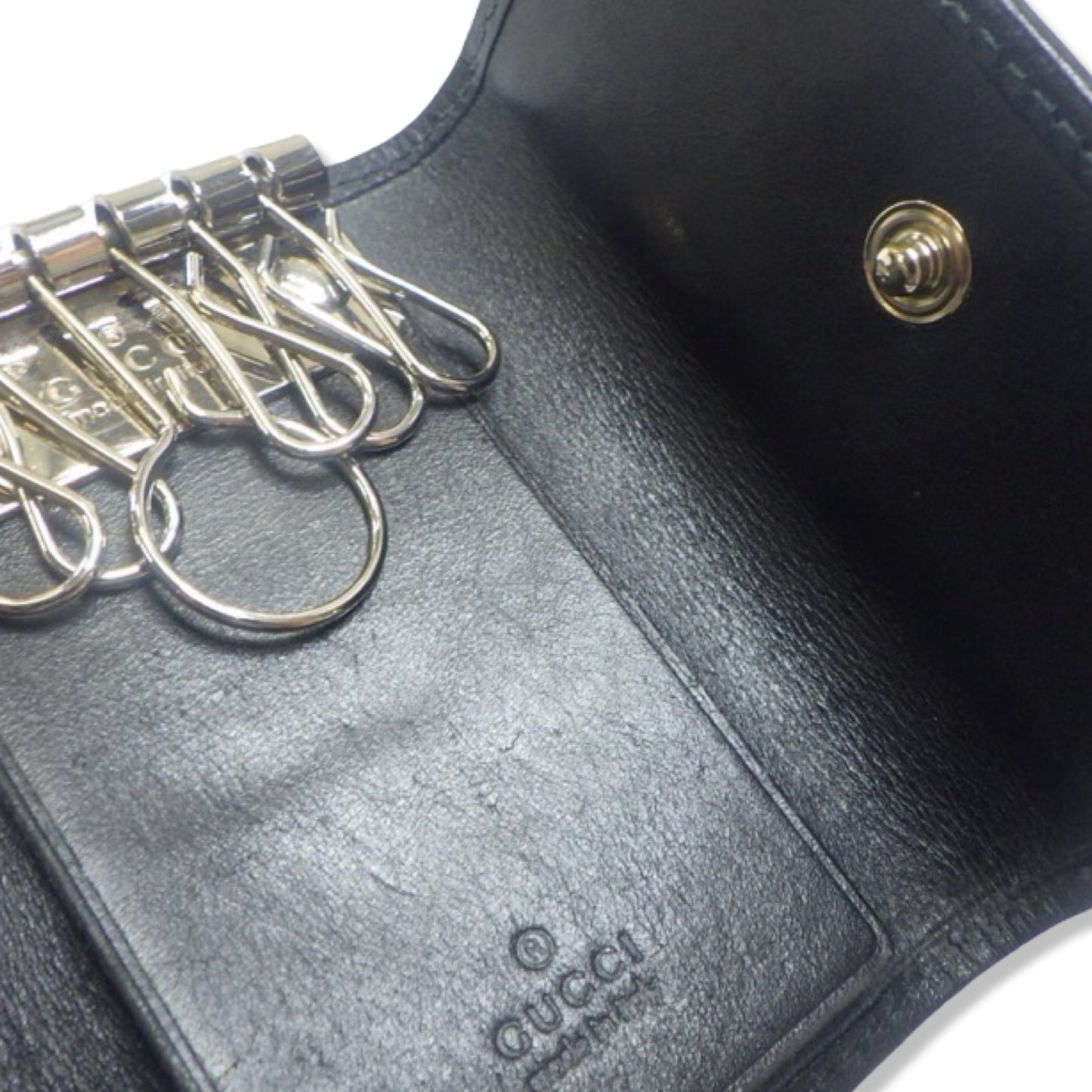 Pre-Owned Gucci GG Supreme Canvas Key Holder with GG Charm - G1097