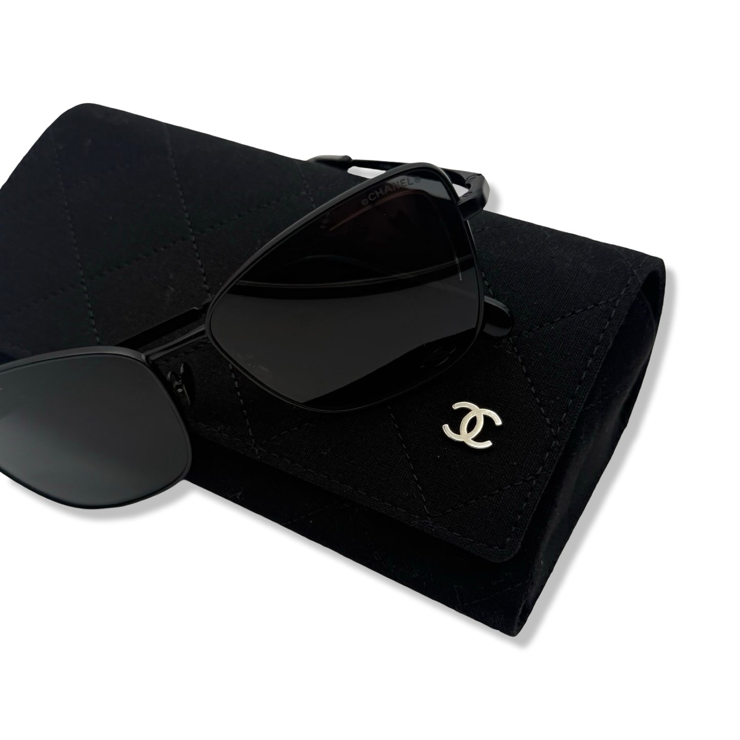 Pre-Owned Chanel Sunglasses - CH1061