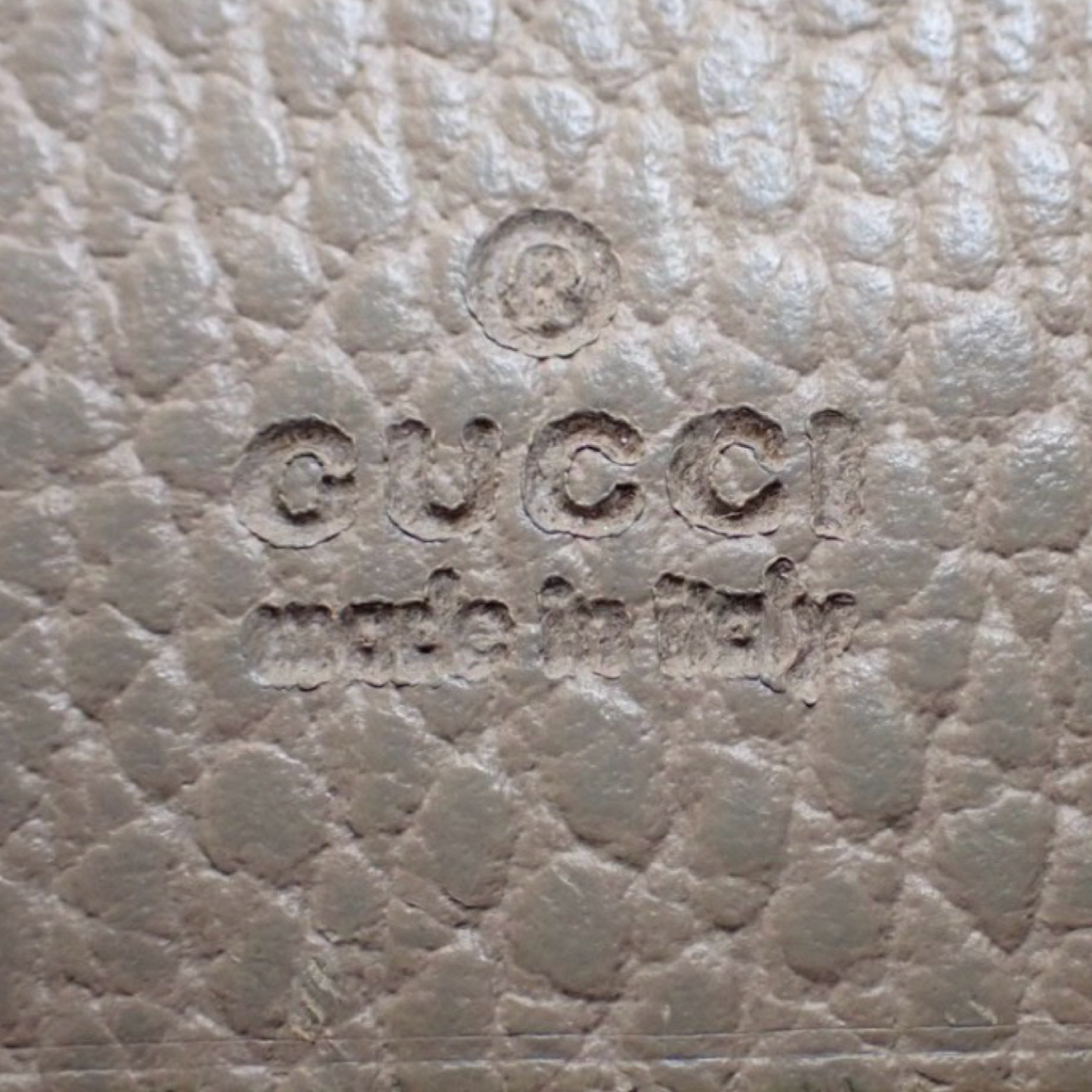 Pre-Owned Gucci Leather Key Holder - G1204