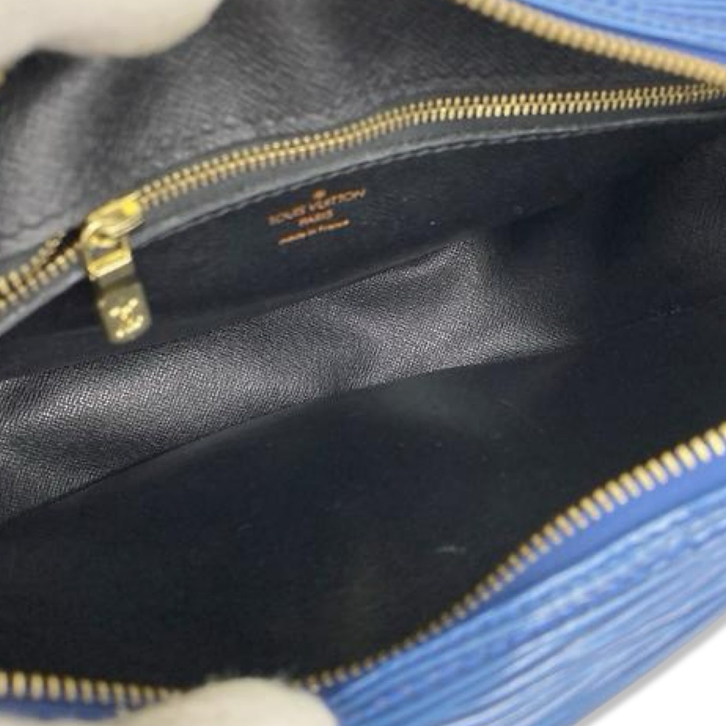 Pre-Owned Louis Vuitton Epi Leather Genefeuille Bag - LV1817