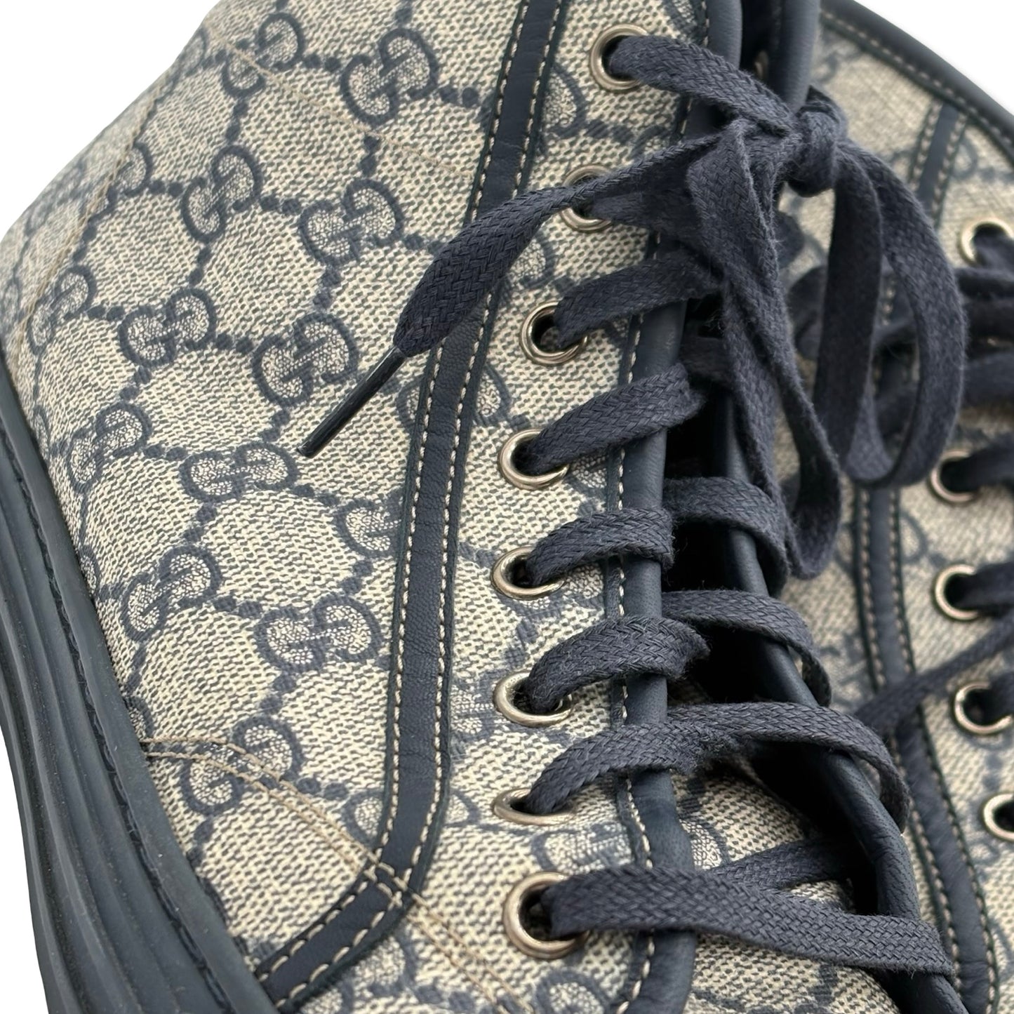Pre-Owned Gucci GG Supreme Canvas with Leather Trim - Men's 8.5 - G1180