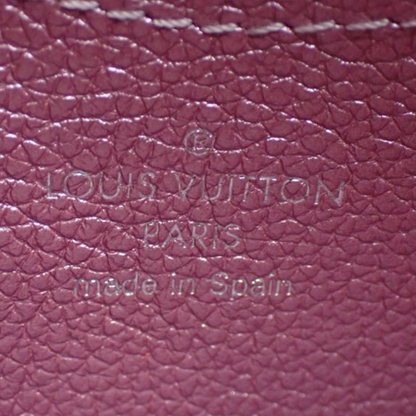 Pre-Owned Louis Vuitton Leather LockMe Zippy Wallet - LV1425