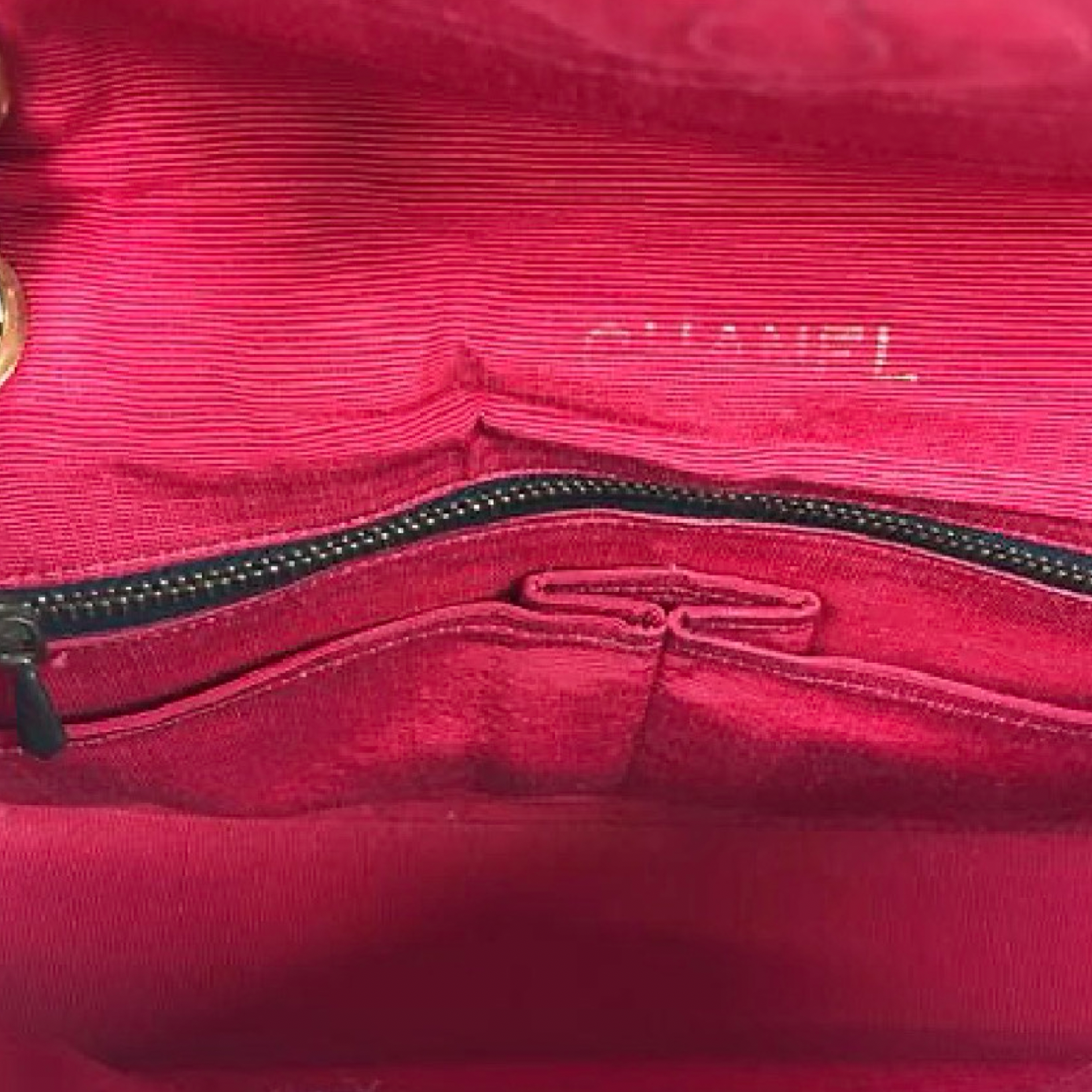 Pre-Owned Chanel Mademoiselle Chain  Shoulder Bag - CH1059