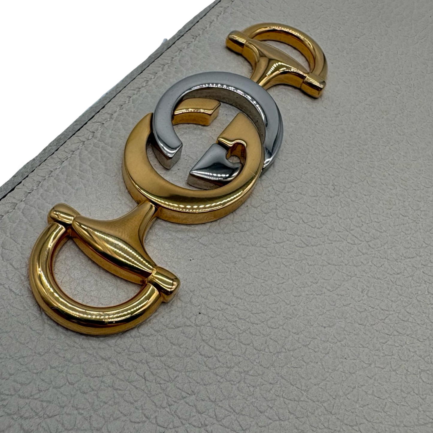 Pre-Owned Gucci Leather Zip Around Wallet - G1186