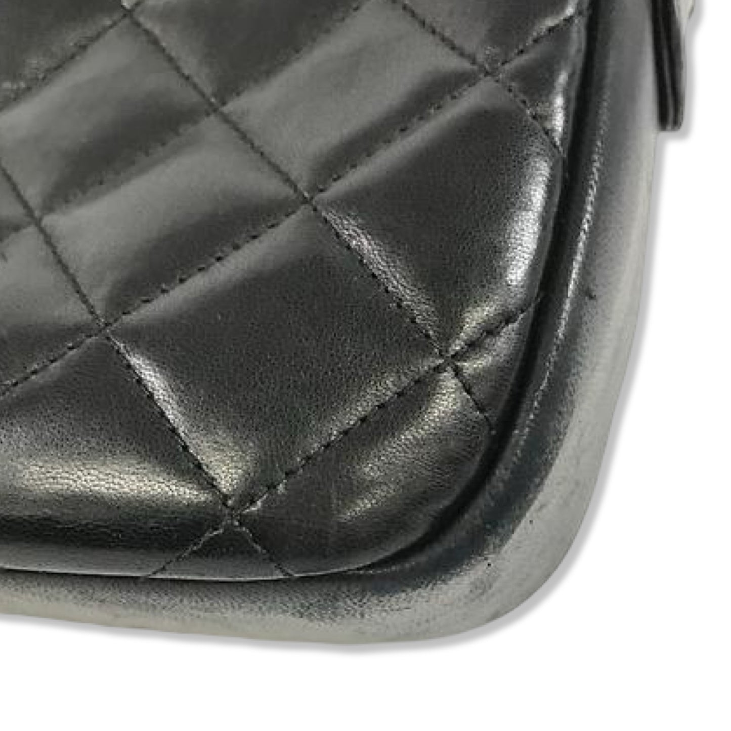 Pre-Owned Chanel Lambskin Leather Shoulder Bag - CH1054