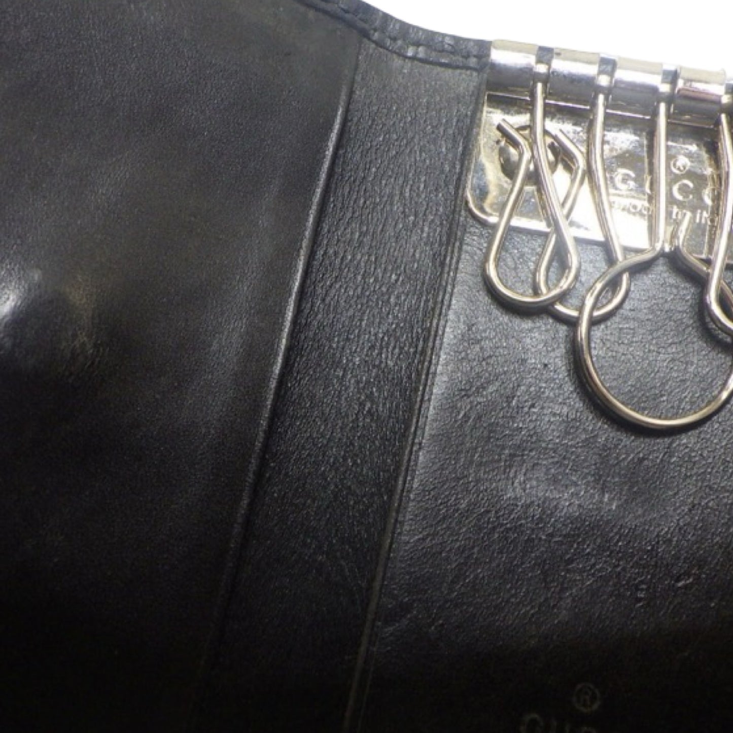 Pre-Owned Gucci GG Supreme Canvas Key Holder with GG Charm - G1097