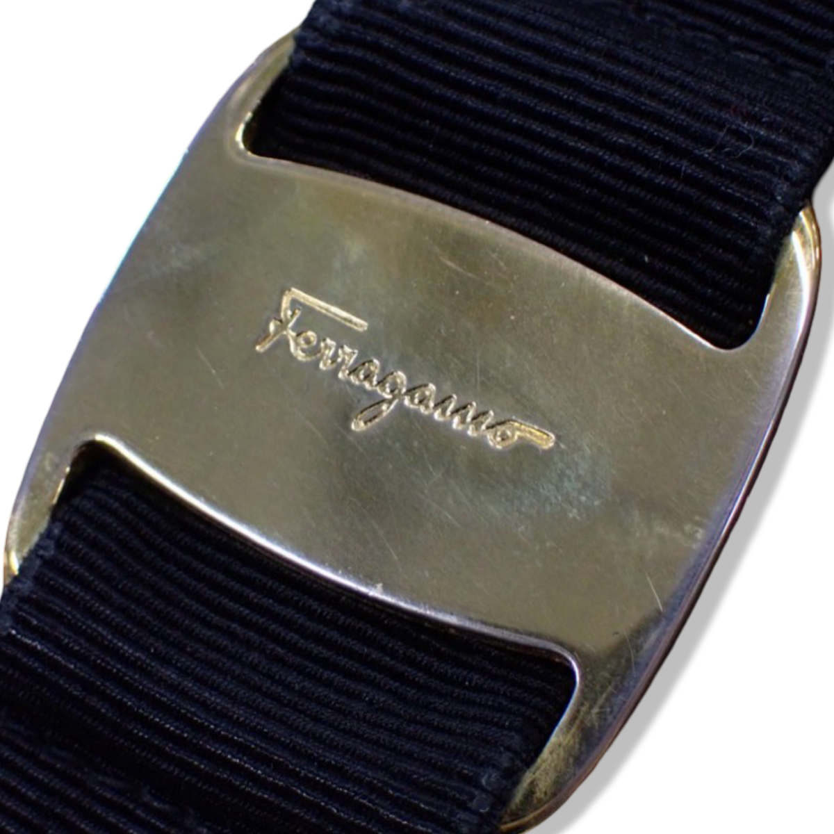 Pre-Owned Ferragamo Vara Ribbon Long Wallet in Black - FER1009