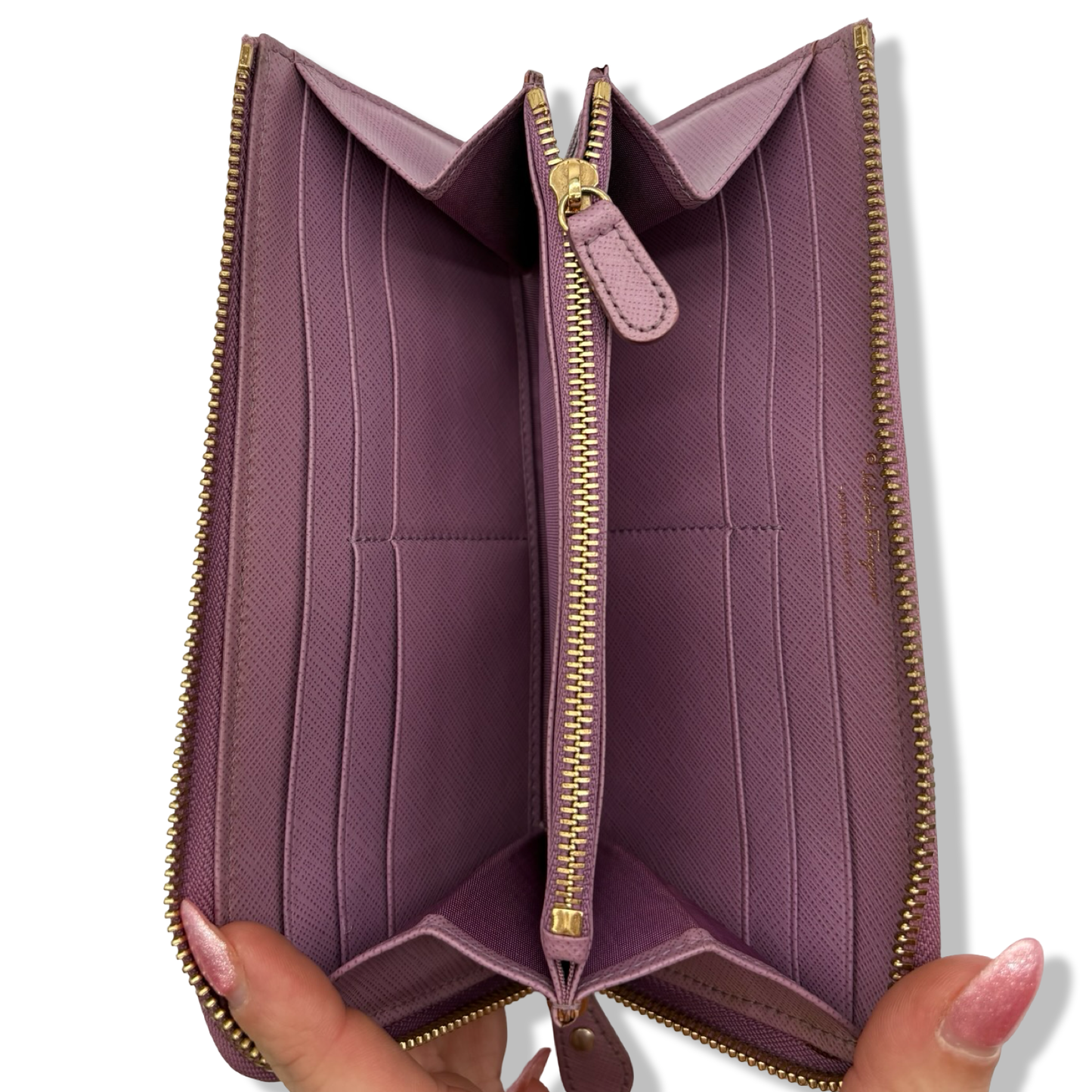 Pre-Owned Salvatore Ferragamo Leather Lilac Wallet - FER1005