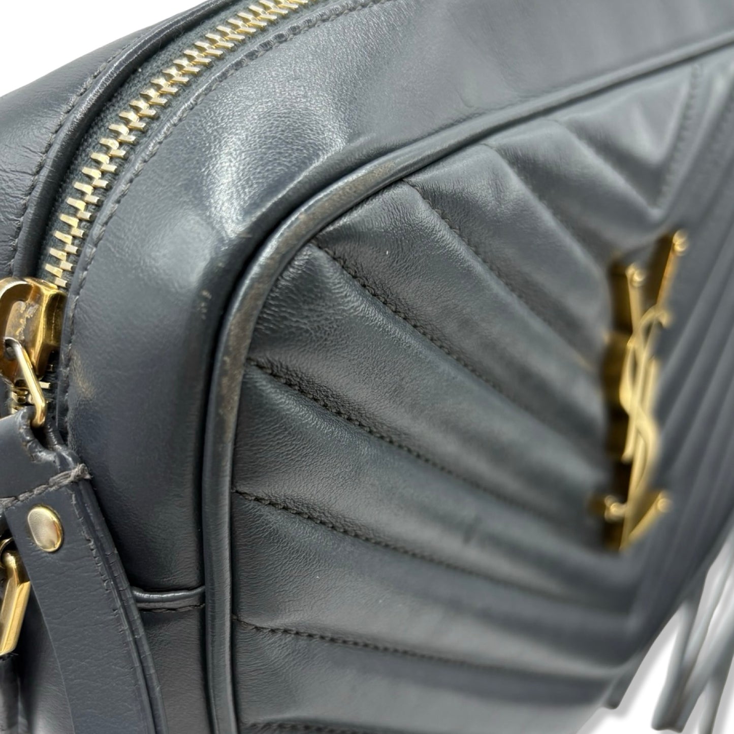 Pre-Owned Yves Saint Laurent Calfskin Leather Camera Bag Crossbody - YSL1022