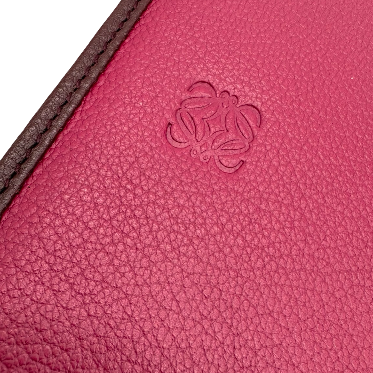 Pre-Owned Loewe Amazona Zip Around Wallet - LOE1010