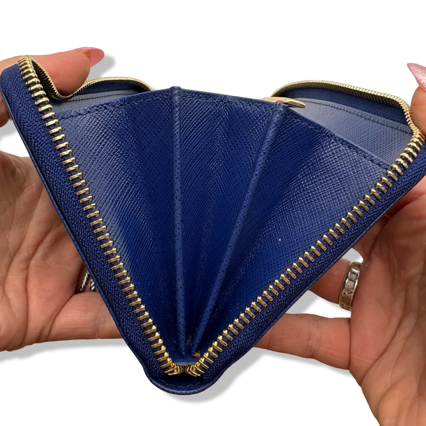 Pre-Owned Salvatore Ferragamo Leather Blue Wallet - FER1006