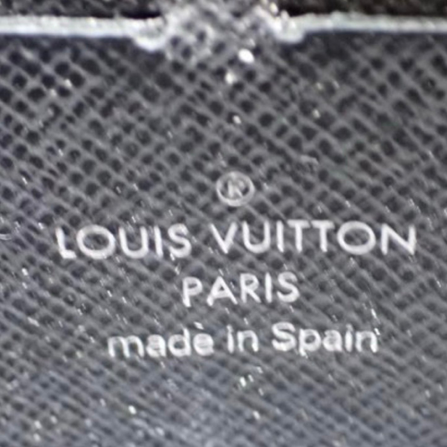 Pre-Owned Louis Vuitton Epi Leather Zippy Wallet Black - LV1486