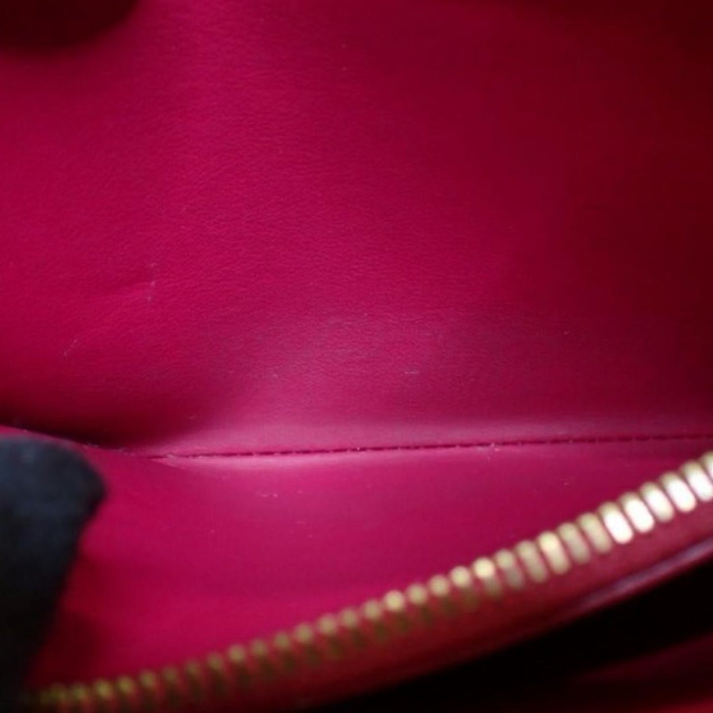 Pre-Owned Louis Vuitton Dark Pink Vernis Zippy Wallet - LV1346